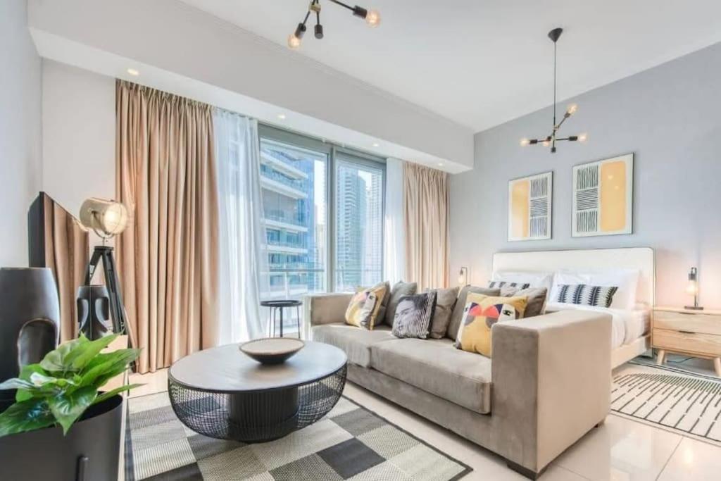 Bright & Serene Flat In The Marina, By Only