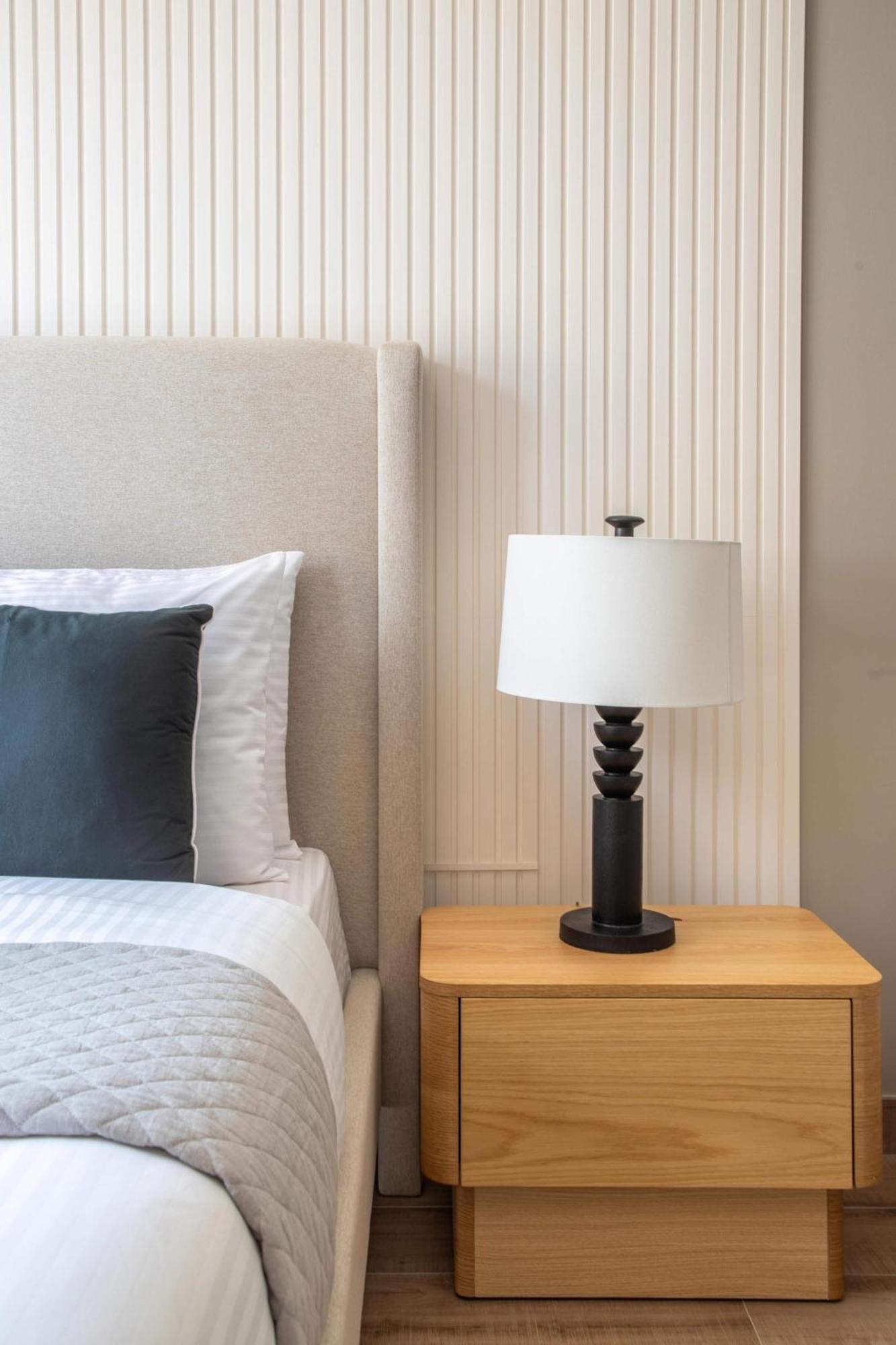 Frank Porter - Oakley Square Residences Apartment