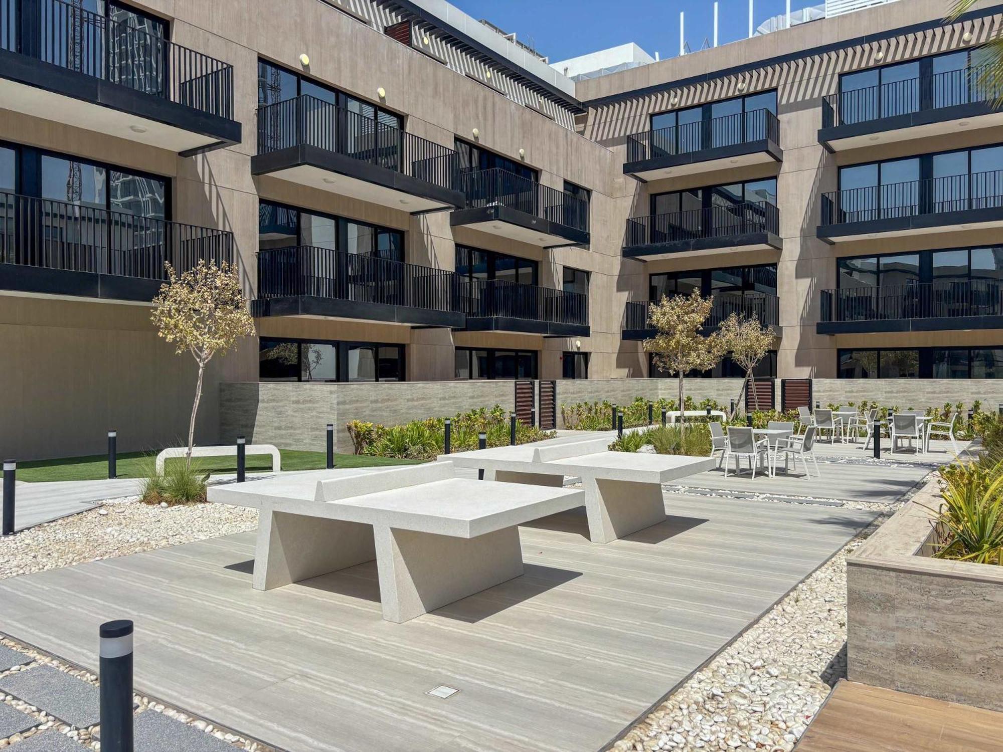 Frank Porter - Oakley Square Residences * Dubai