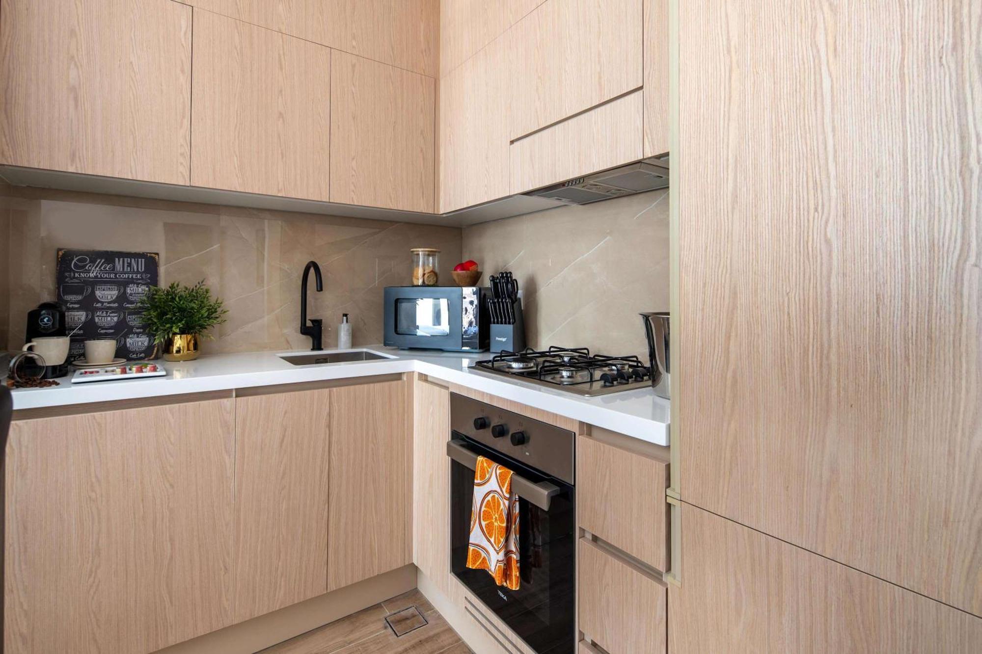 Frank Porter - Oakley Square Residences * Dubai
