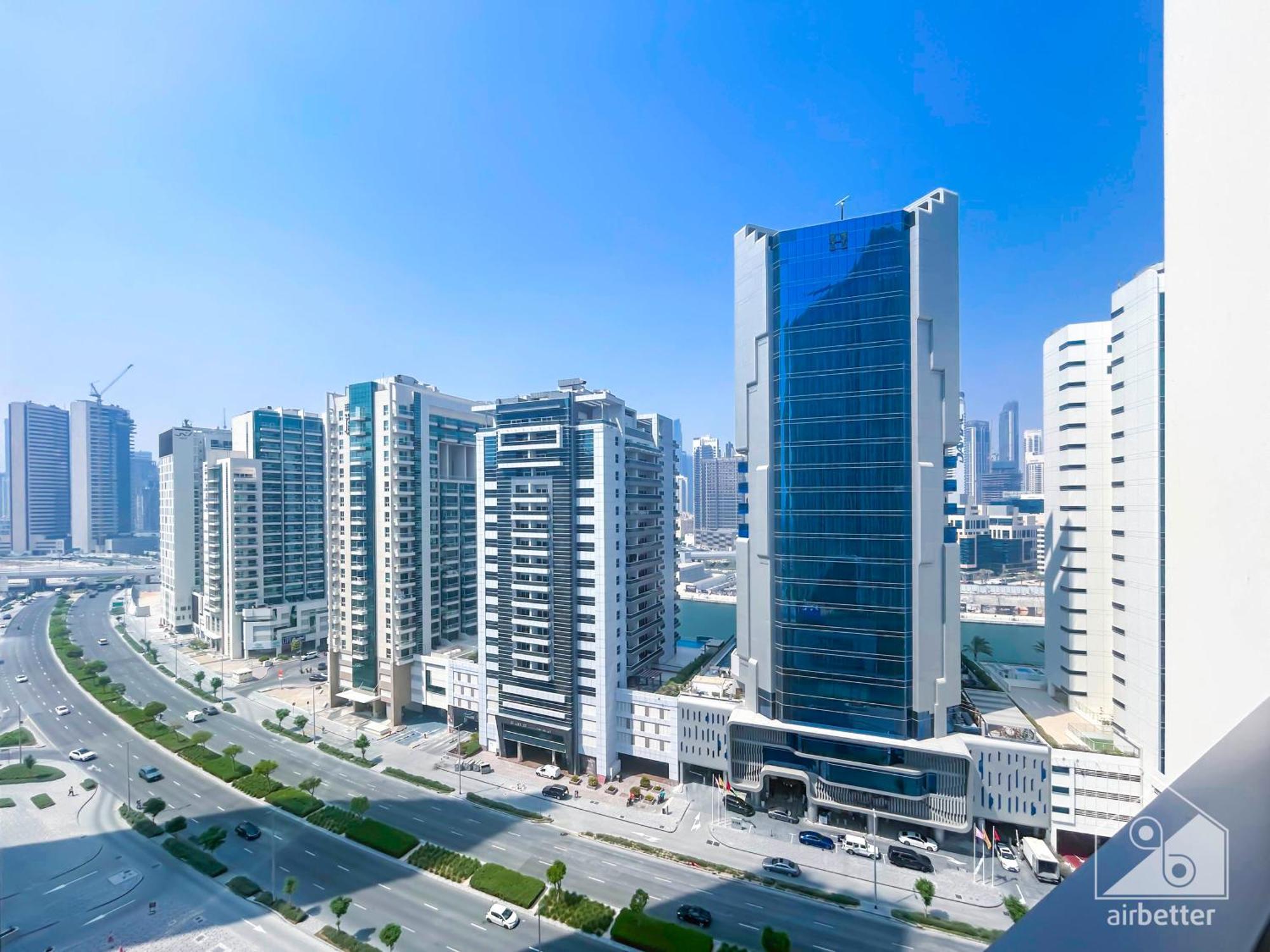 Chic Retreat In Business Bay * Dubai
