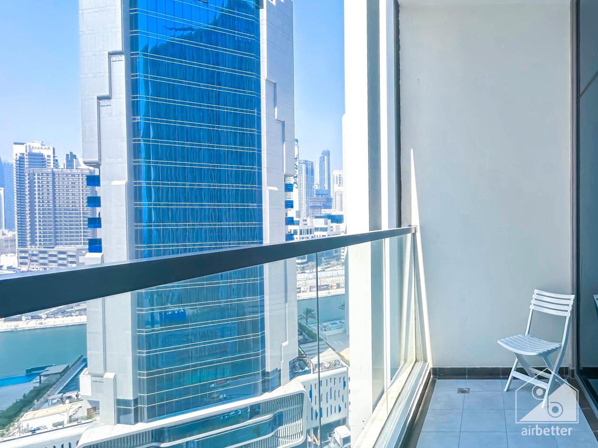 Chic Retreat In Business Bay Apartment *