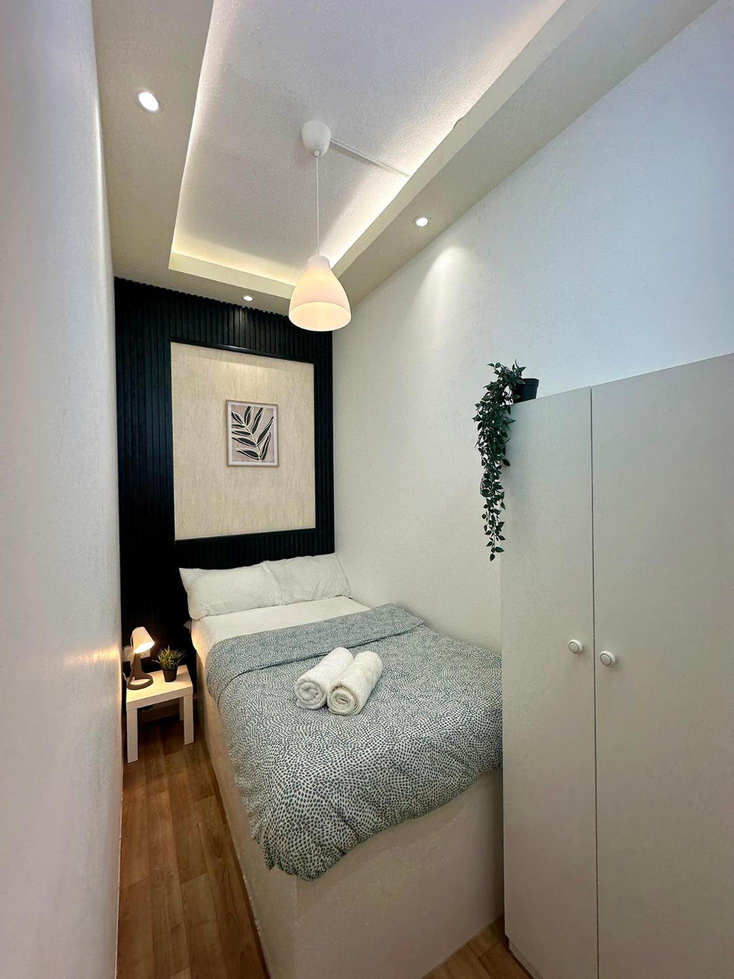 Nomad Partition In Barsha Heights 3 Mins To Icm Metro Homestay *