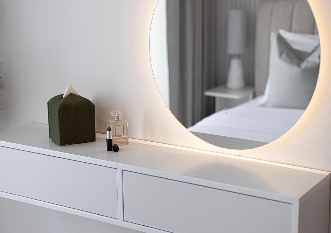 Kinfolk Homes - 5-star Family Stay, 8 Minutes Walk To Mall & Burj Khalifa Apartment Dubai