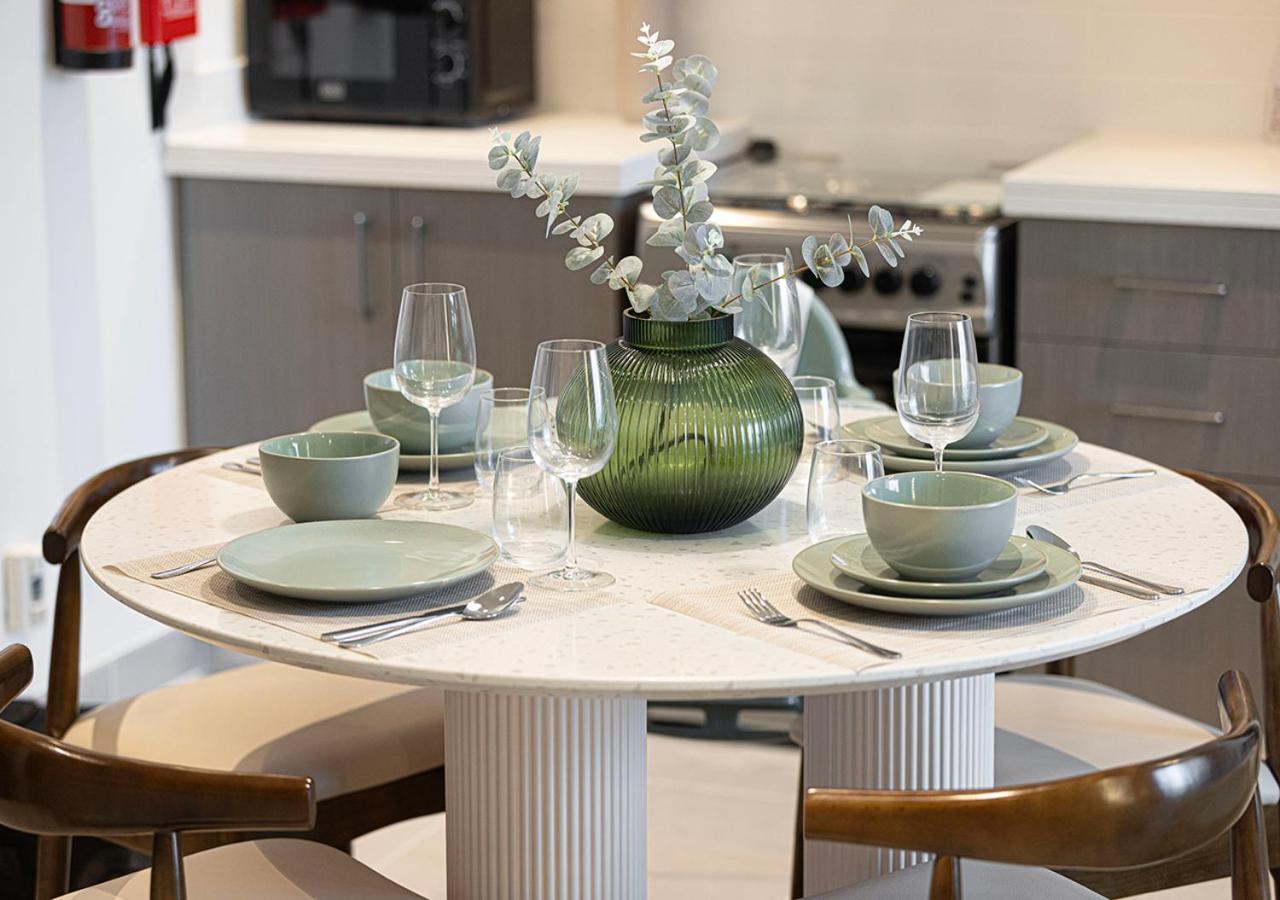 Apartment Kinfolk Homes - 5-star Family Stay, 8 Minutes Walk To Mall & Burj Khalifa Dubai