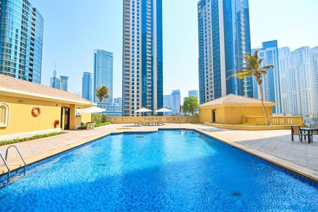 Full Sea View - Spacious & Newly Renovated In Jbr Apartamento Dubai