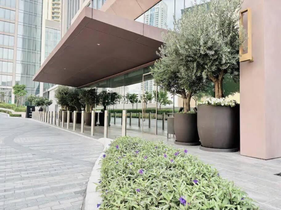 Apartment Kinfolk Homes - 5-star Family Stay, 8 Minutes Walk To Mall & Burj Khalifa