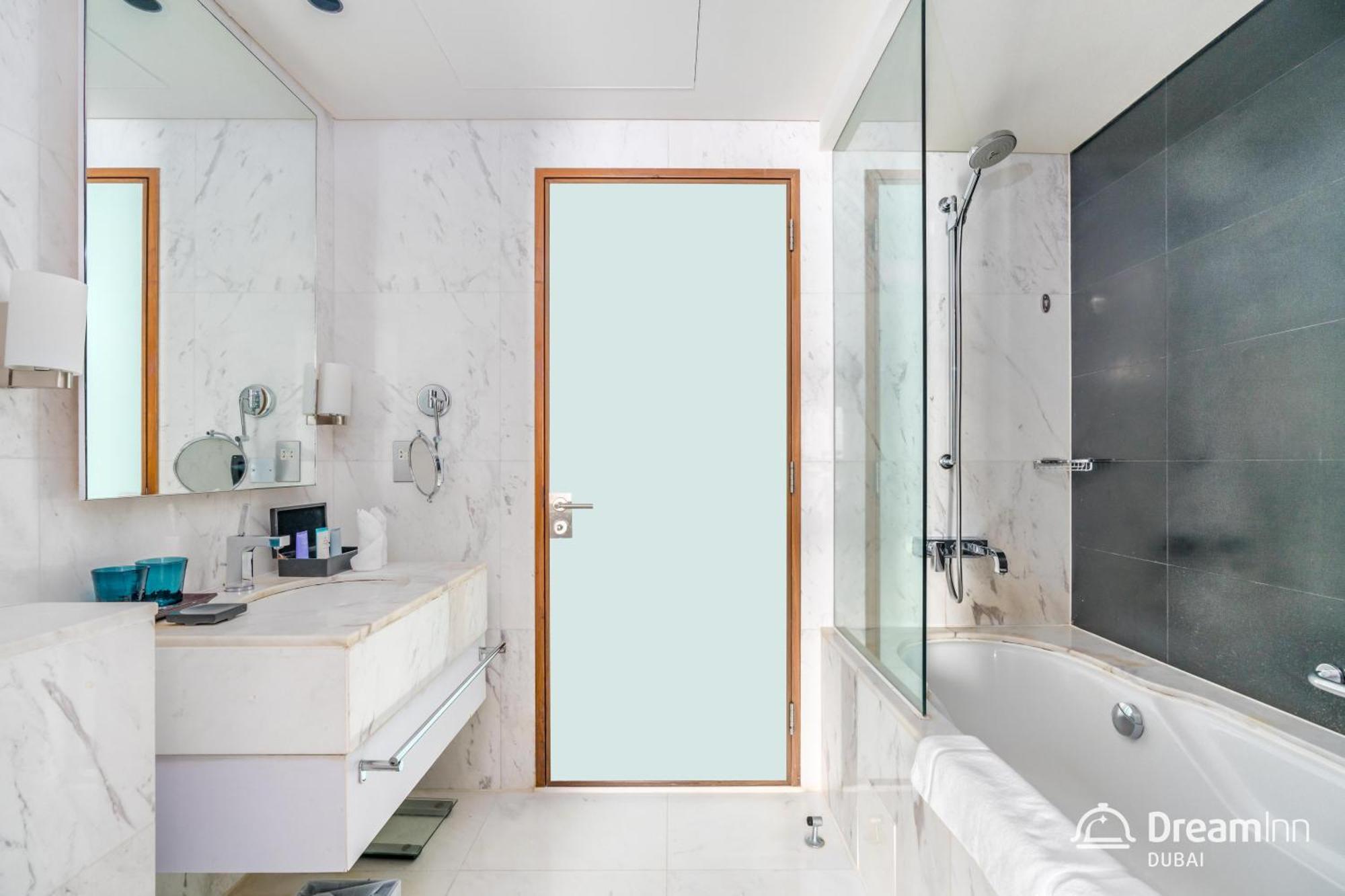Dream - Fashion Avenue Residences Formerly Address Mall Dubai