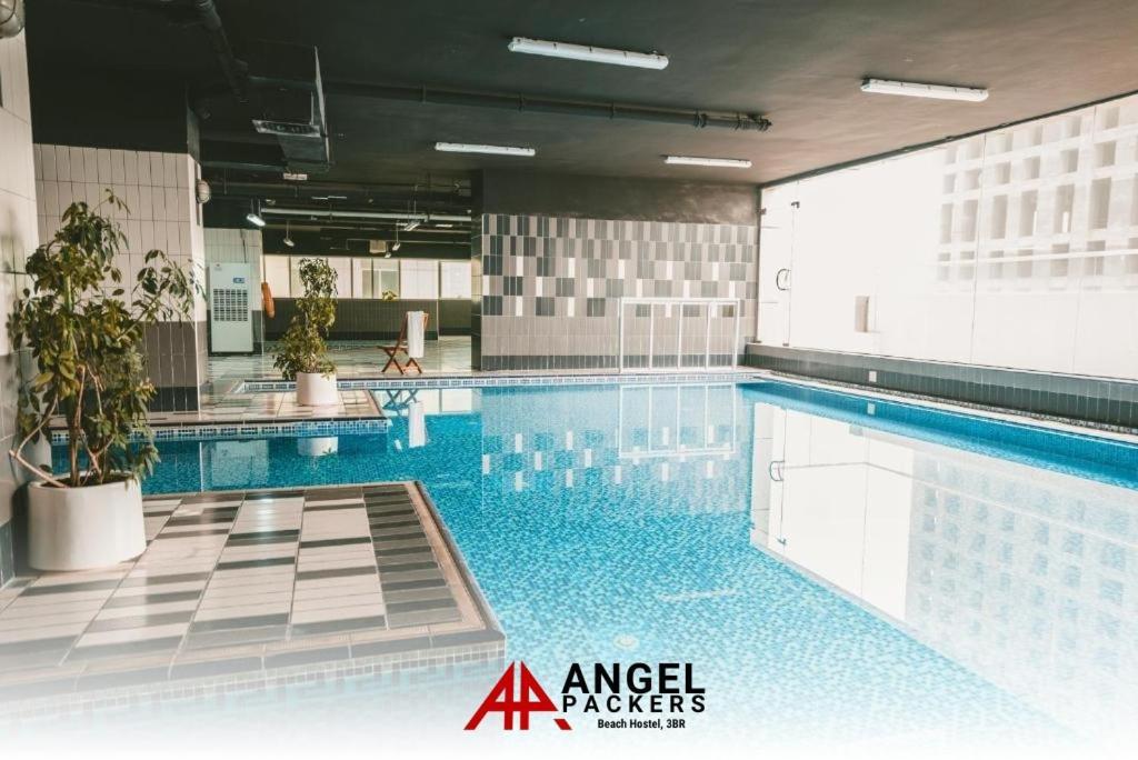 Angel Packers With Seaview In Marina Walk Dubai