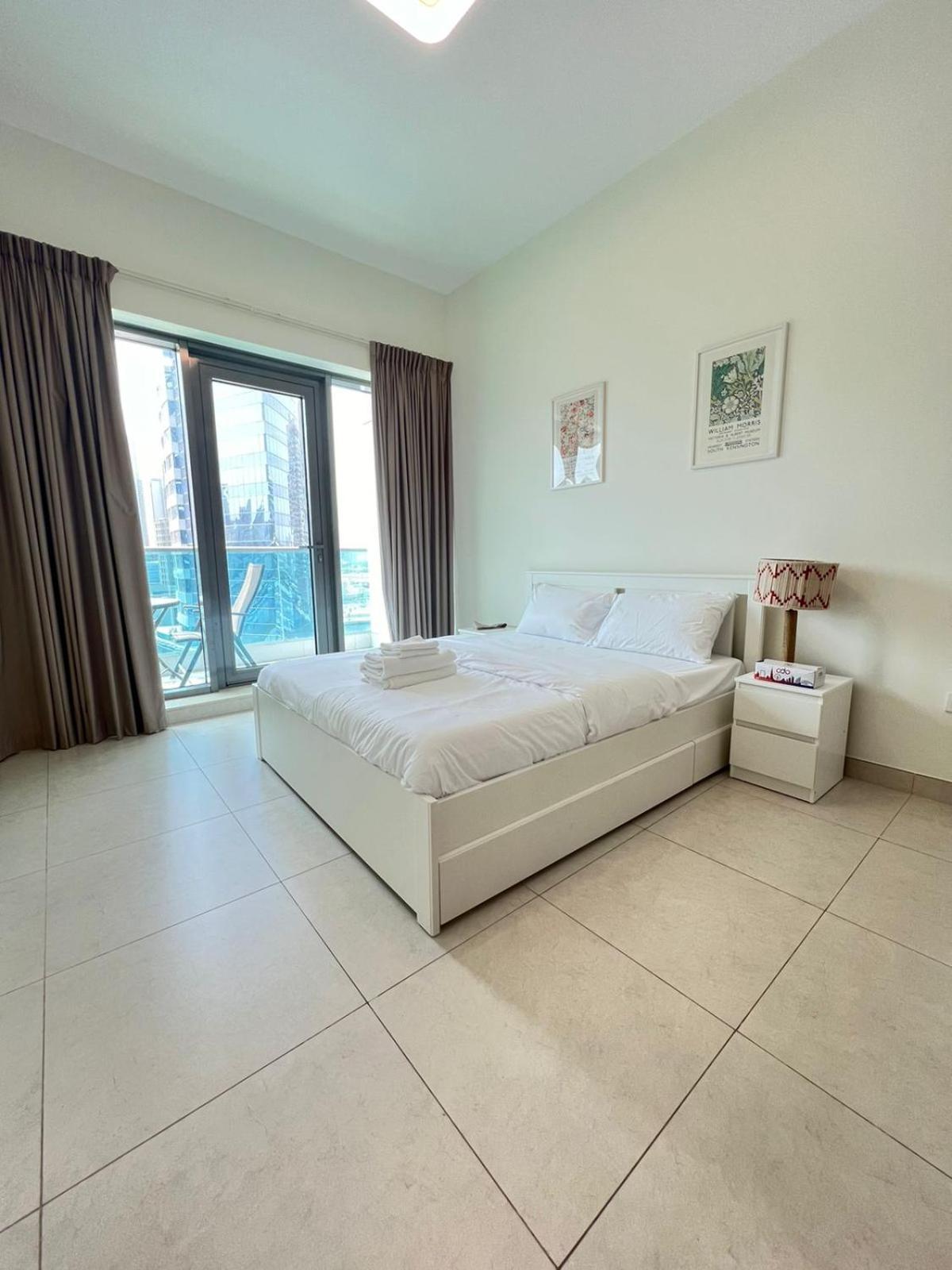 Cloud 9 - The Bay Tower Apartment *
