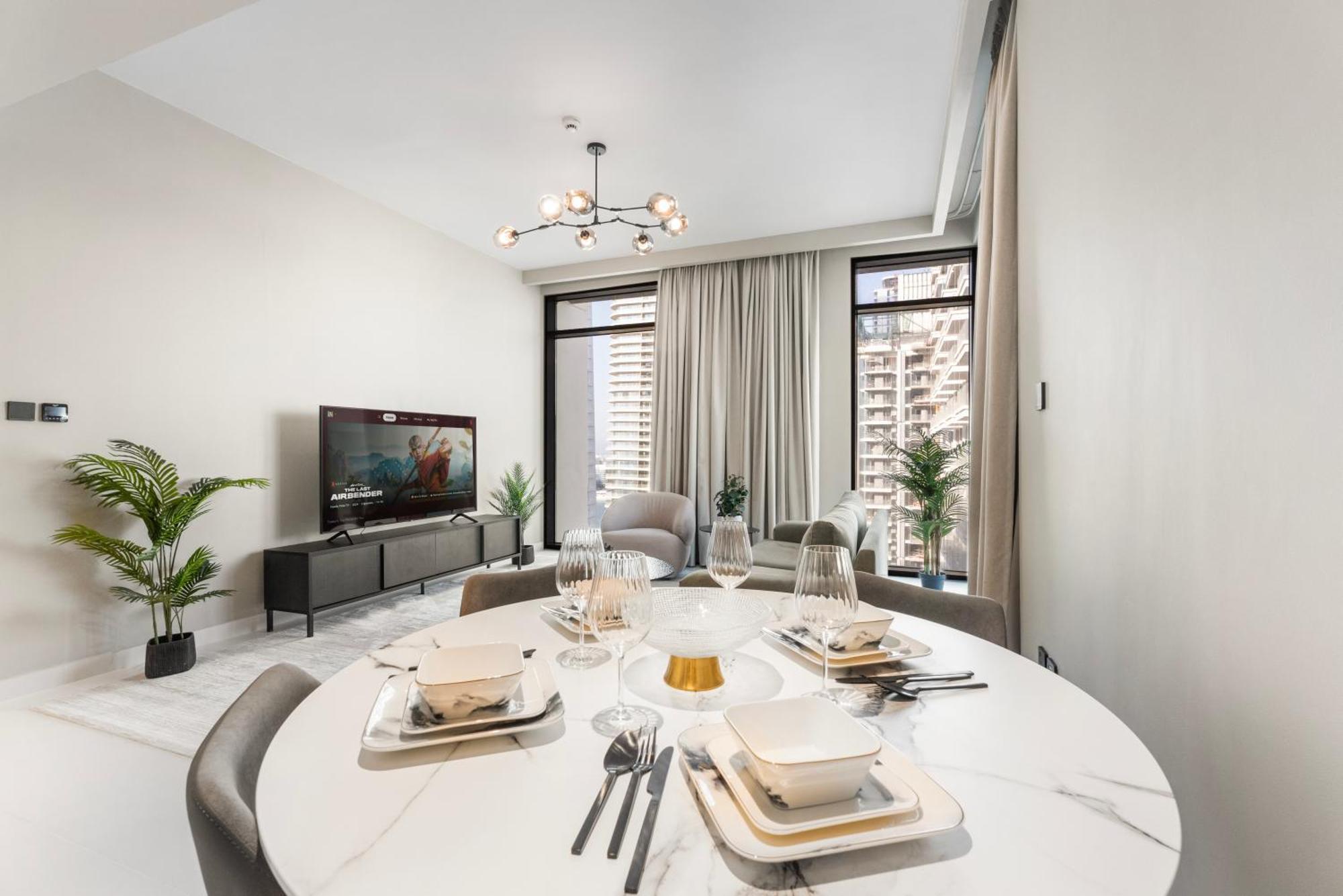 Seaside Lux Retreat 2-br Private Aparthotel *