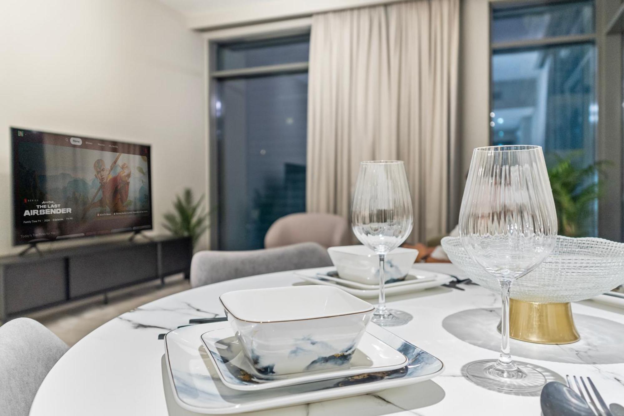 Seaside Lux Retreat 2-br Private Aparthotel Dubai