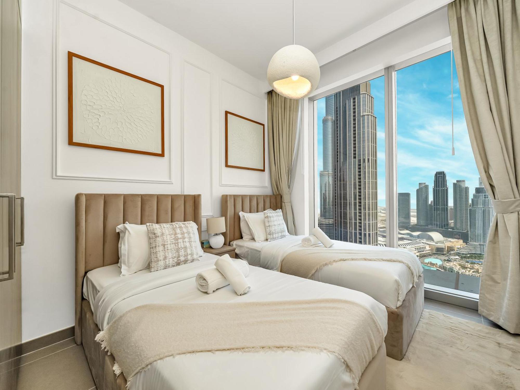 Burj Khalifa Bliss I 4 Bedroom I Burj Khalifa & Fountain Views I Free Gym, Pool, Parking, Wi-fi And Ps5 I By Skyline Serenity Dubai