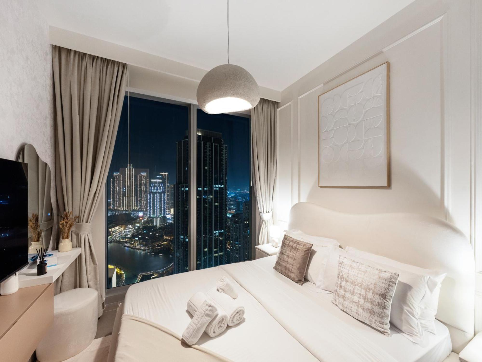 Burj Khalifa Bliss I 4 Bedroom I Burj Khalifa & Fountain Views I Free Gym, Pool, Parking, Wi-fi And Ps5 I By Skyline Serenity Apartment *