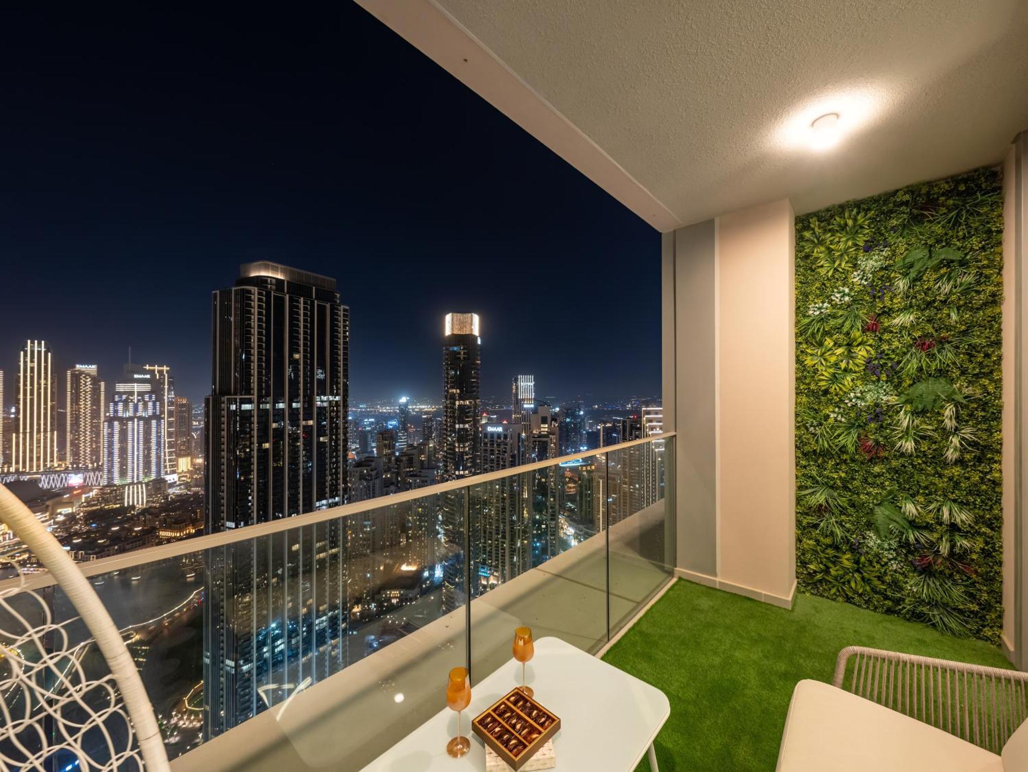 Burj Khalifa Bliss I 4 Bedroom I Burj Khalifa & Fountain Views I Free Gym, Pool, Parking, Wi-fi And Ps5 I By Skyline Serenity Dubai