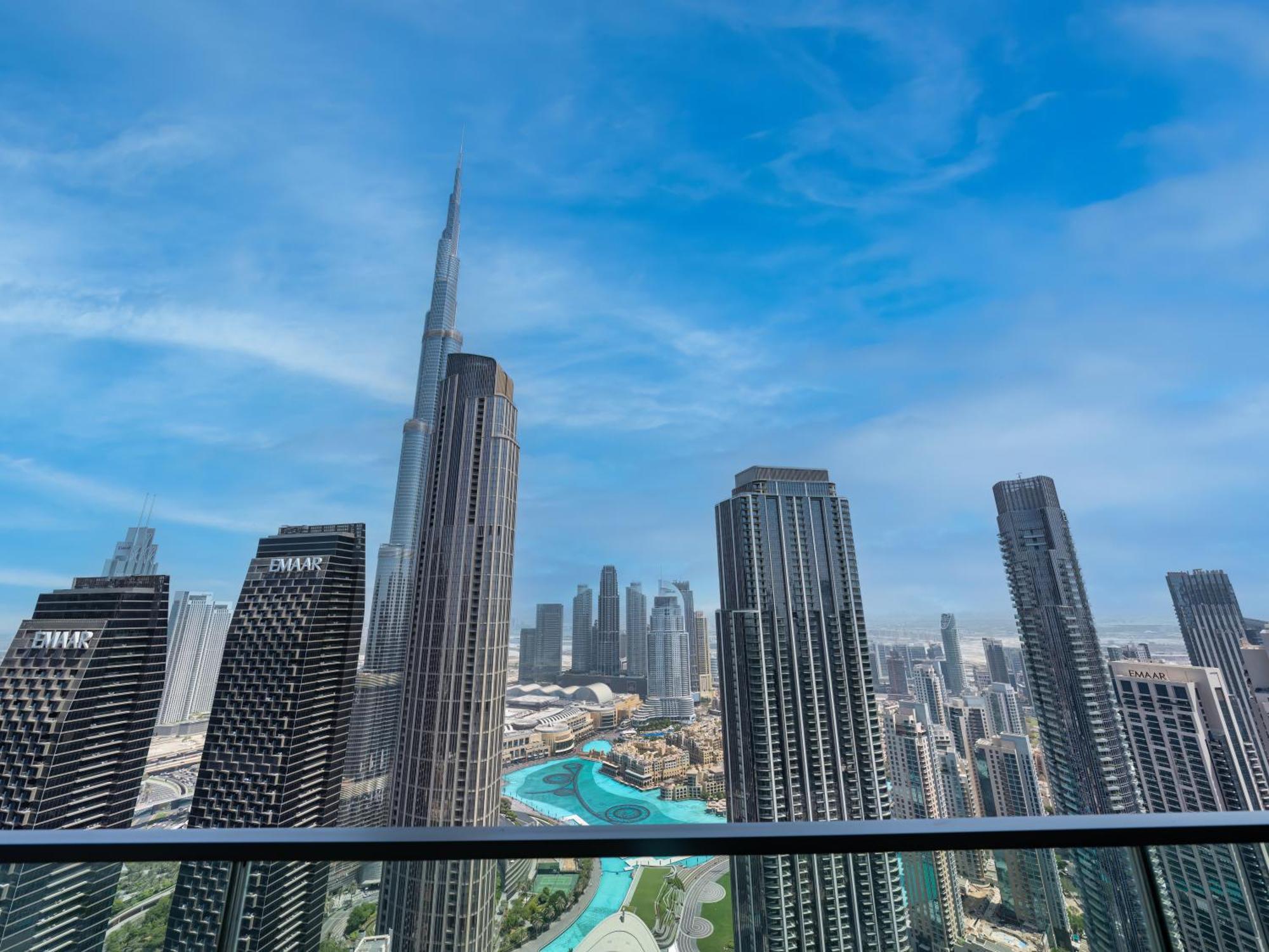 Apartment Burj Khalifa Bliss I 4 Bedroom I Burj Khalifa & Fountain Views I Free Gym, Pool, Parking, Wi-fi And Ps5 I By Skyline Serenity Dubai