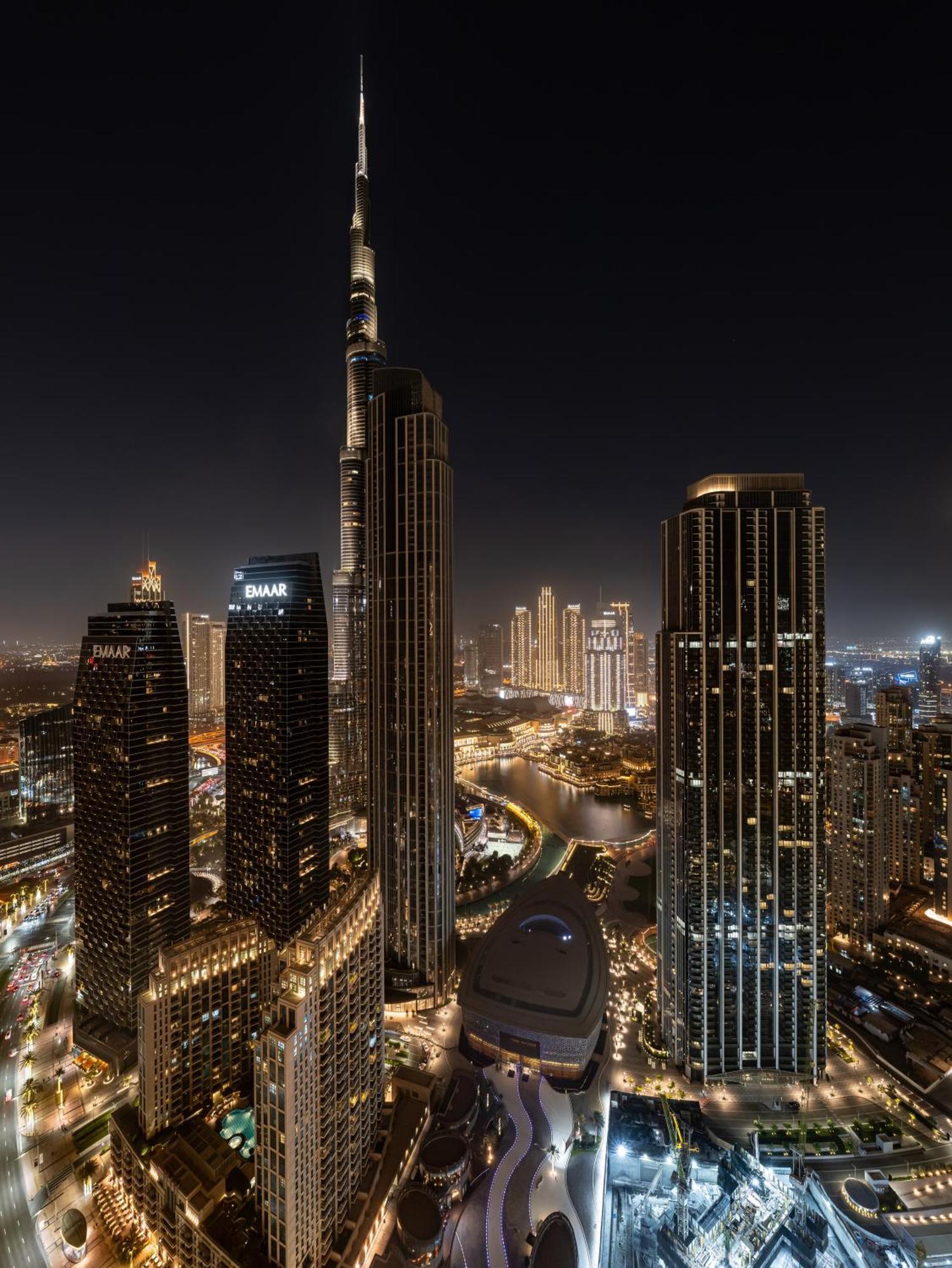 Burj Khalifa Bliss I 4 Bedroom I Burj Khalifa & Fountain Views I Free Gym, Pool, Parking, Wi-fi And Ps5 I By Skyline Serenity Apartment *