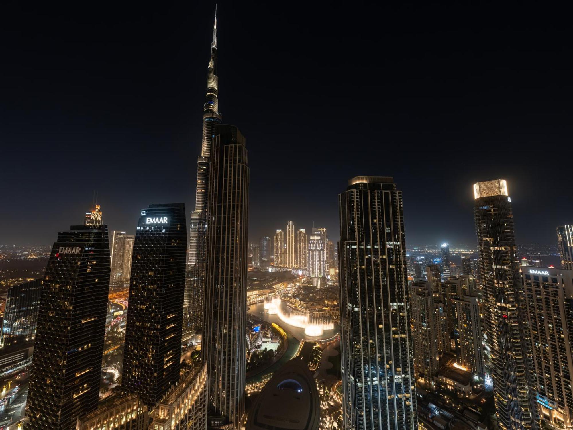 Burj Khalifa Bliss I 4 Bedroom I Burj Khalifa & Fountain Views I Free Gym, Pool, Parking, Wi-fi And Ps5 I By Skyline Serenity *