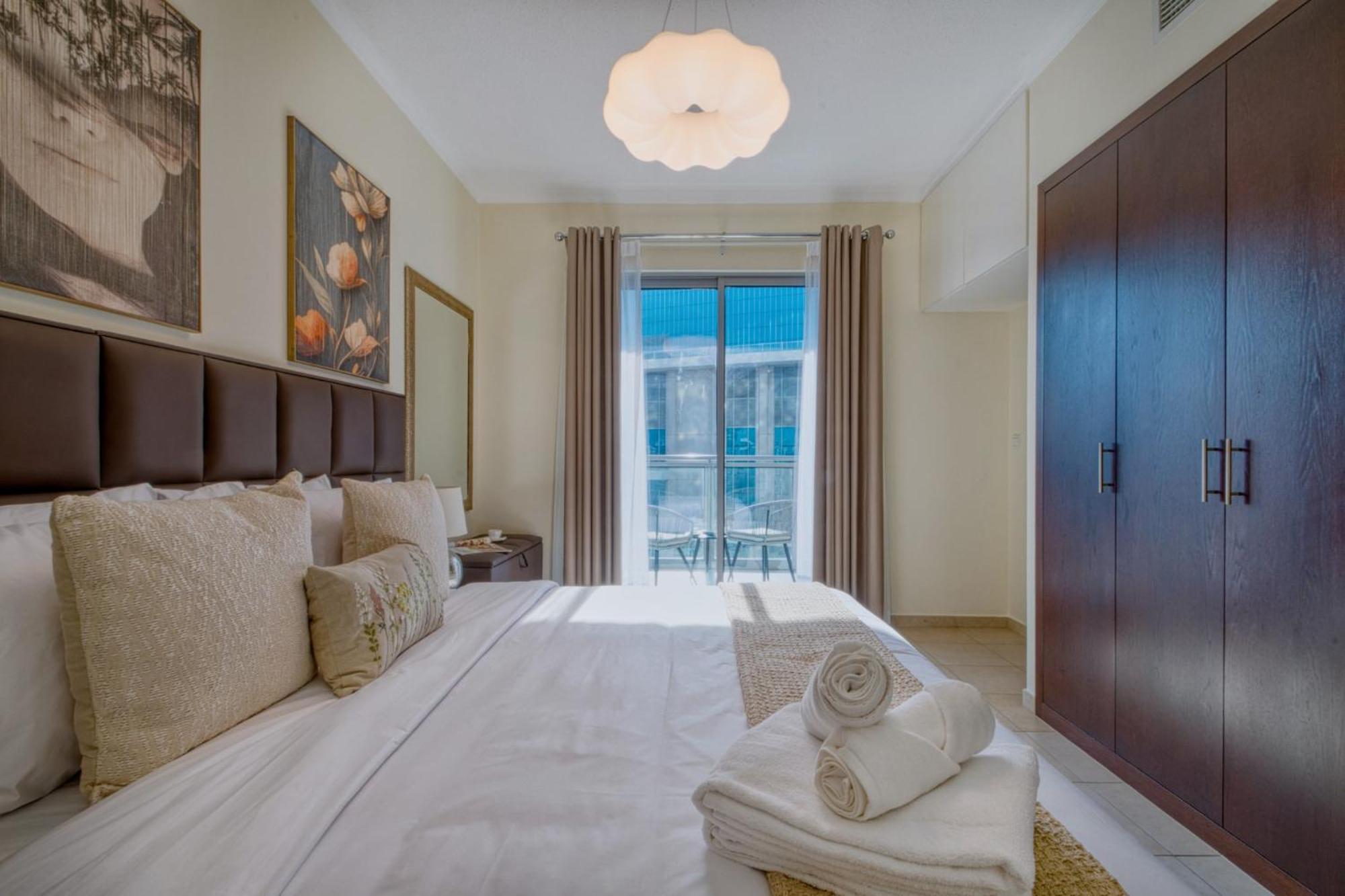 Luxury 1-bedroom With Burj Khalifa View