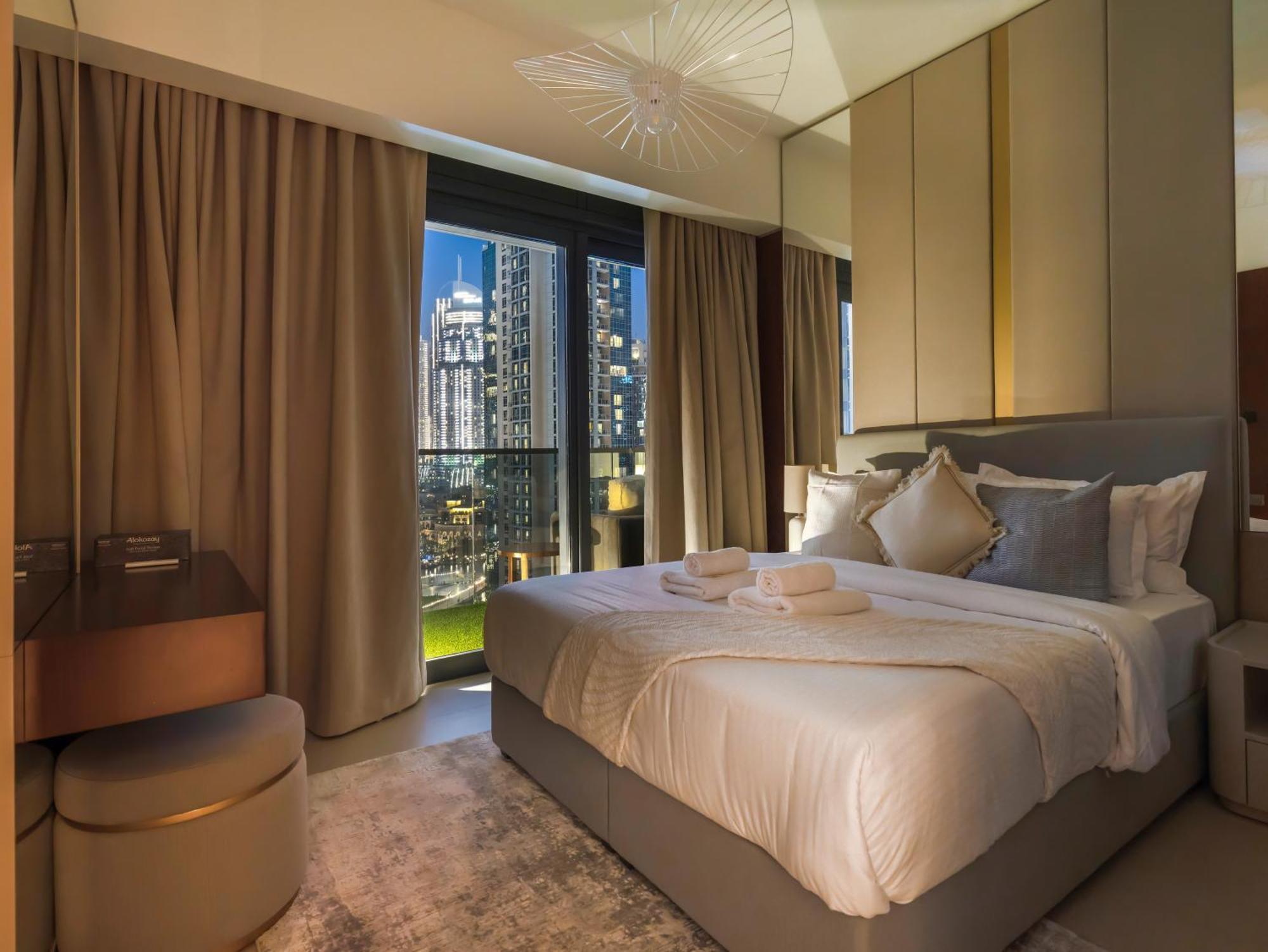 Exquisite 2 Bedroom I Burj Khalifa & Fountain Views I Free Gym, Pool, Parking, Wi-fi And Ps5 I By Skyline Serenity Daire