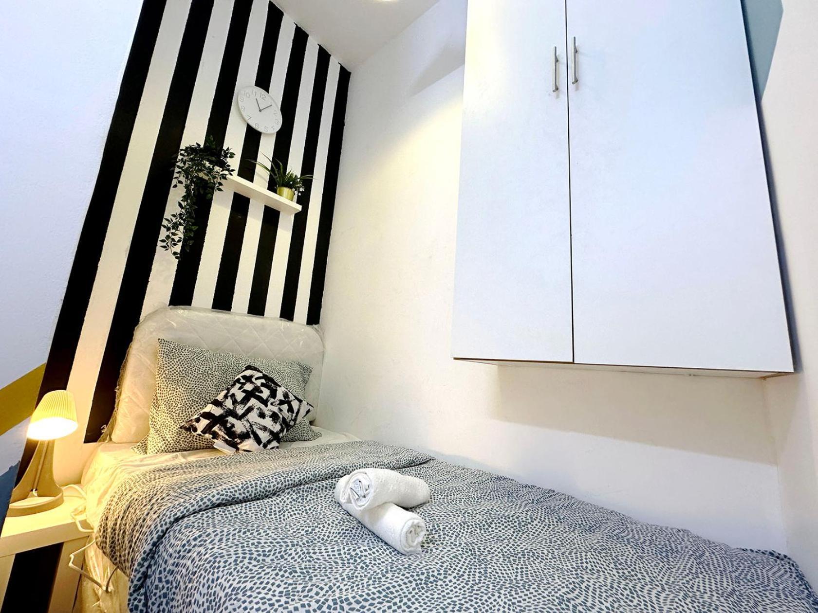 Hospedagem domiciliar Cozy Corner Partition Near Burjuman Metro *