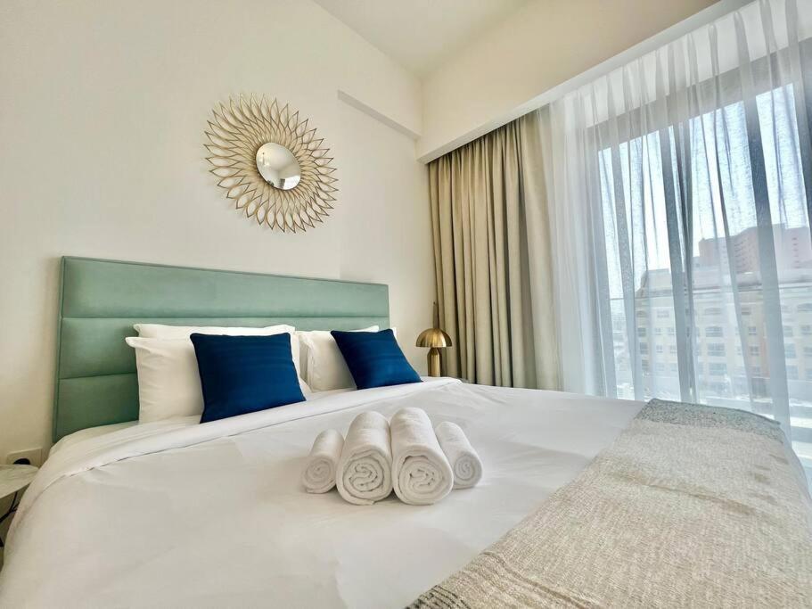 Apartamento Waves - Comfortable Jvc With Balcony And Maids Dubai