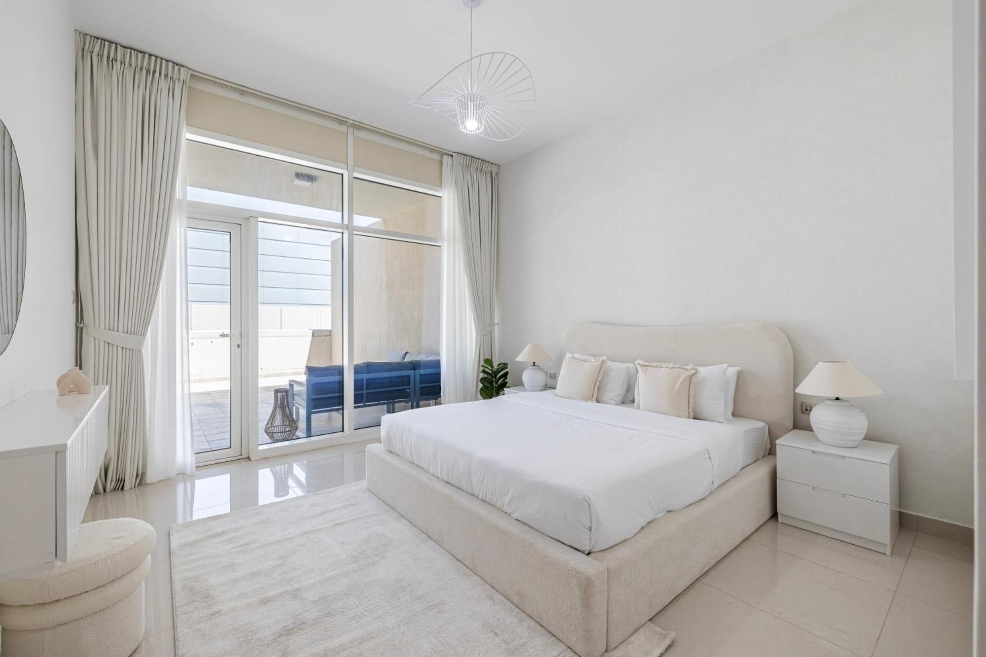 2br Bay Square 7, View *