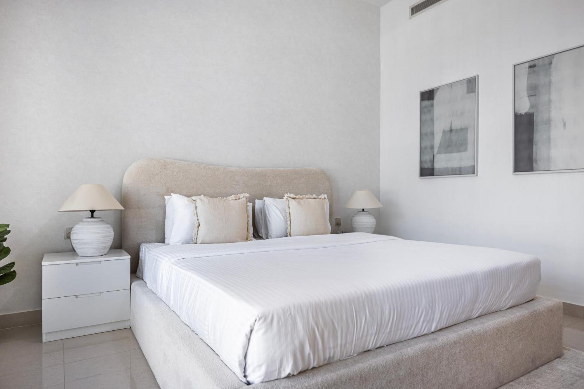 2br Bay Square 7, View * Dubai