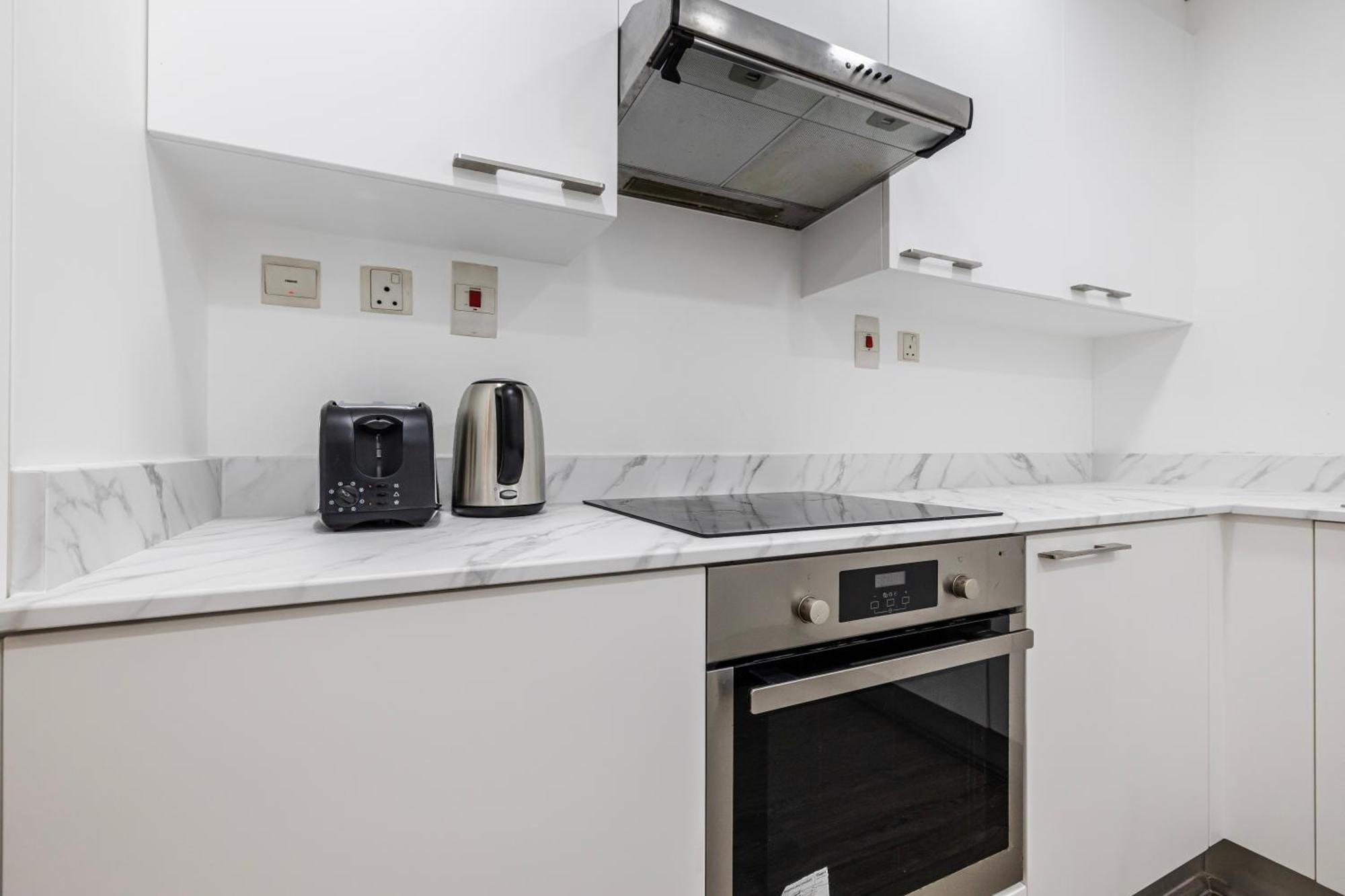 Apartment 2br Bay Square 7, View *