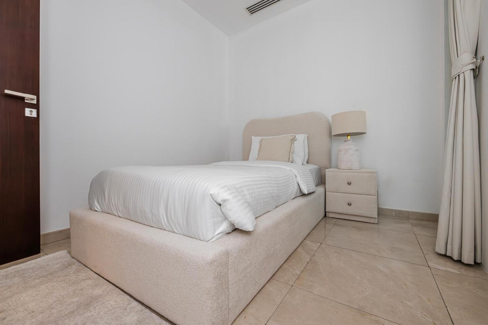 2br Bay Square 7, View Apartment Dubai
