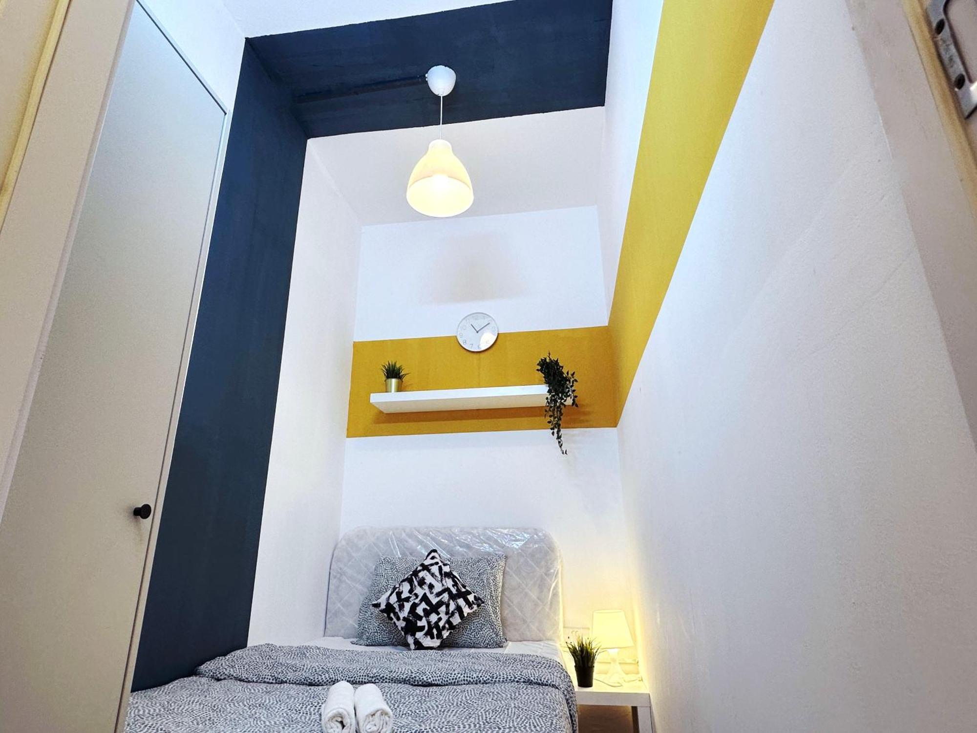 Homestay Blissful Partition In Bur Near Burjuman Metro