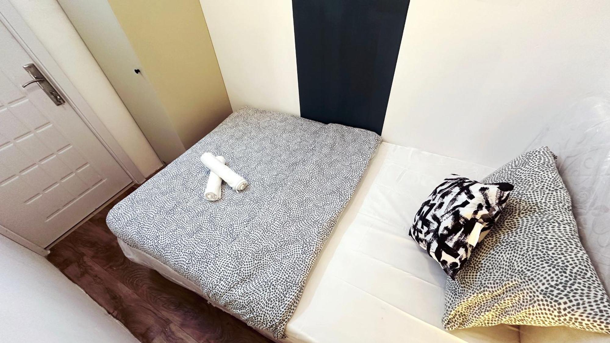 Blissful Partition In Bur Near Burjuman Metro Homestay *