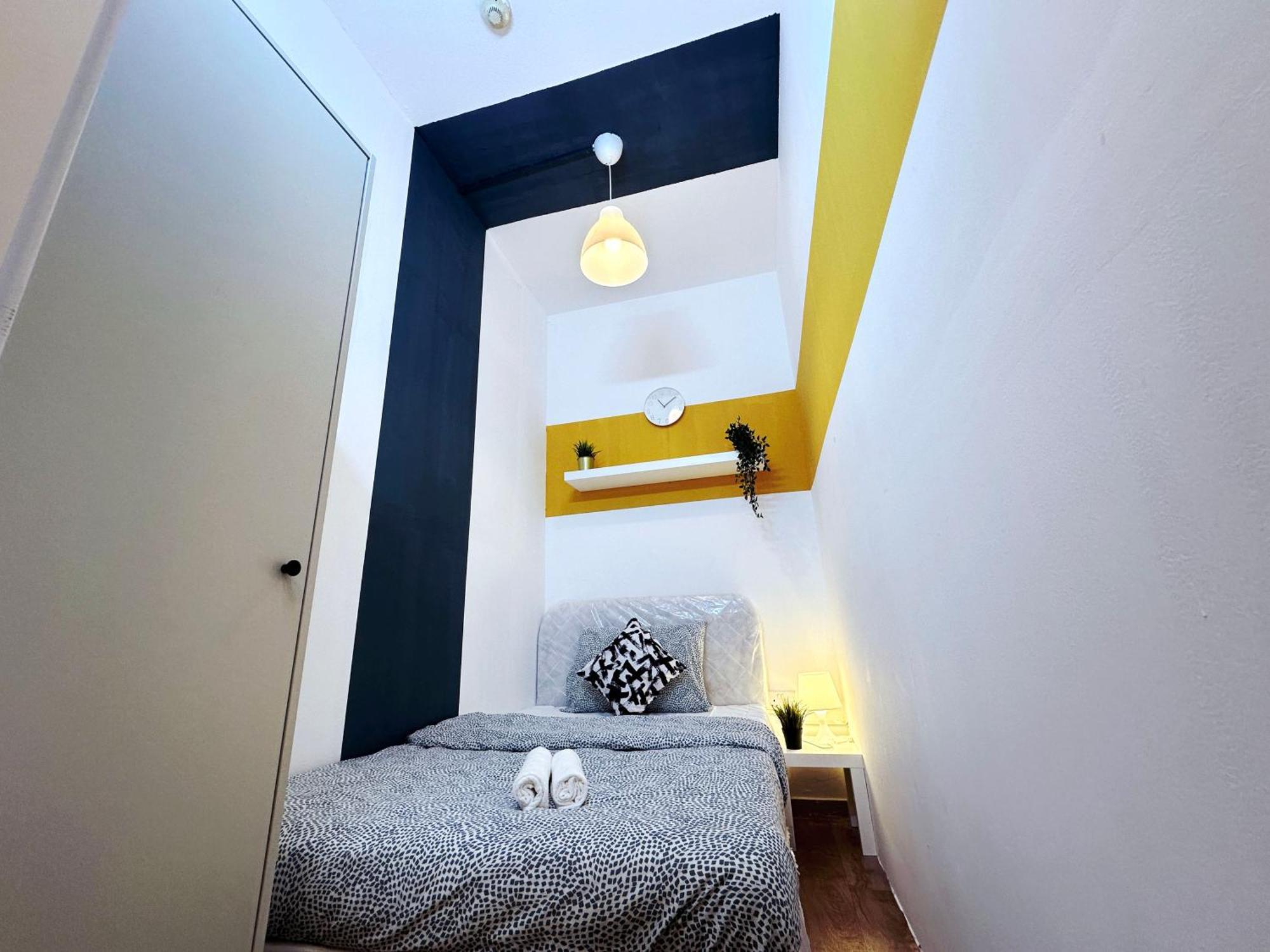 Homestay Blissful Partition In Bur Near Burjuman Metro