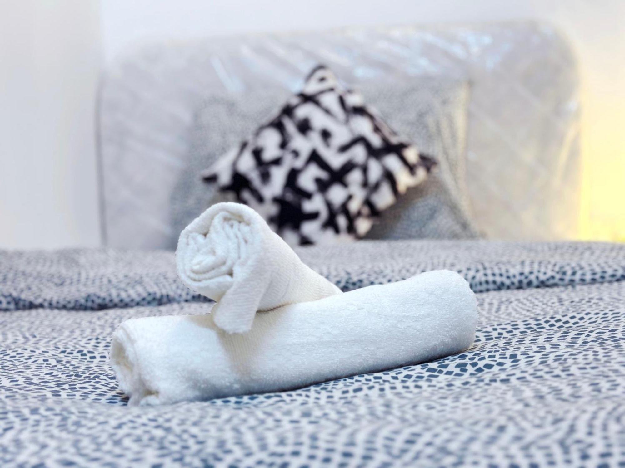 Blissful Partition In Bur Near Burjuman Metro Homestay Dubai