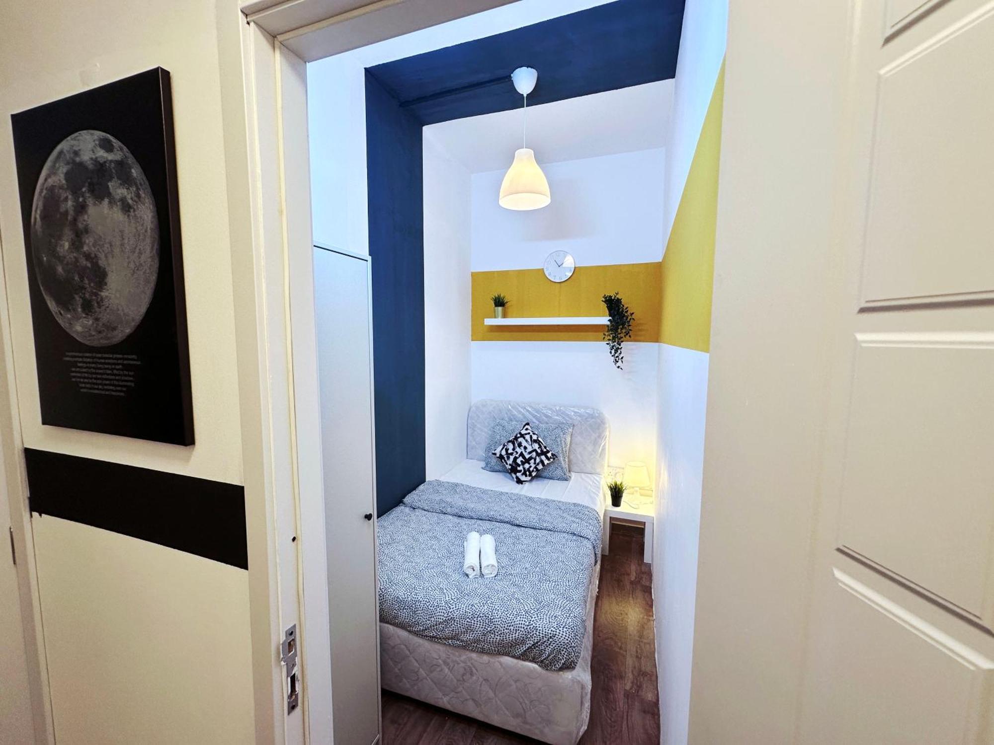 Homestay Blissful Partition In Bur Near Burjuman Metro *