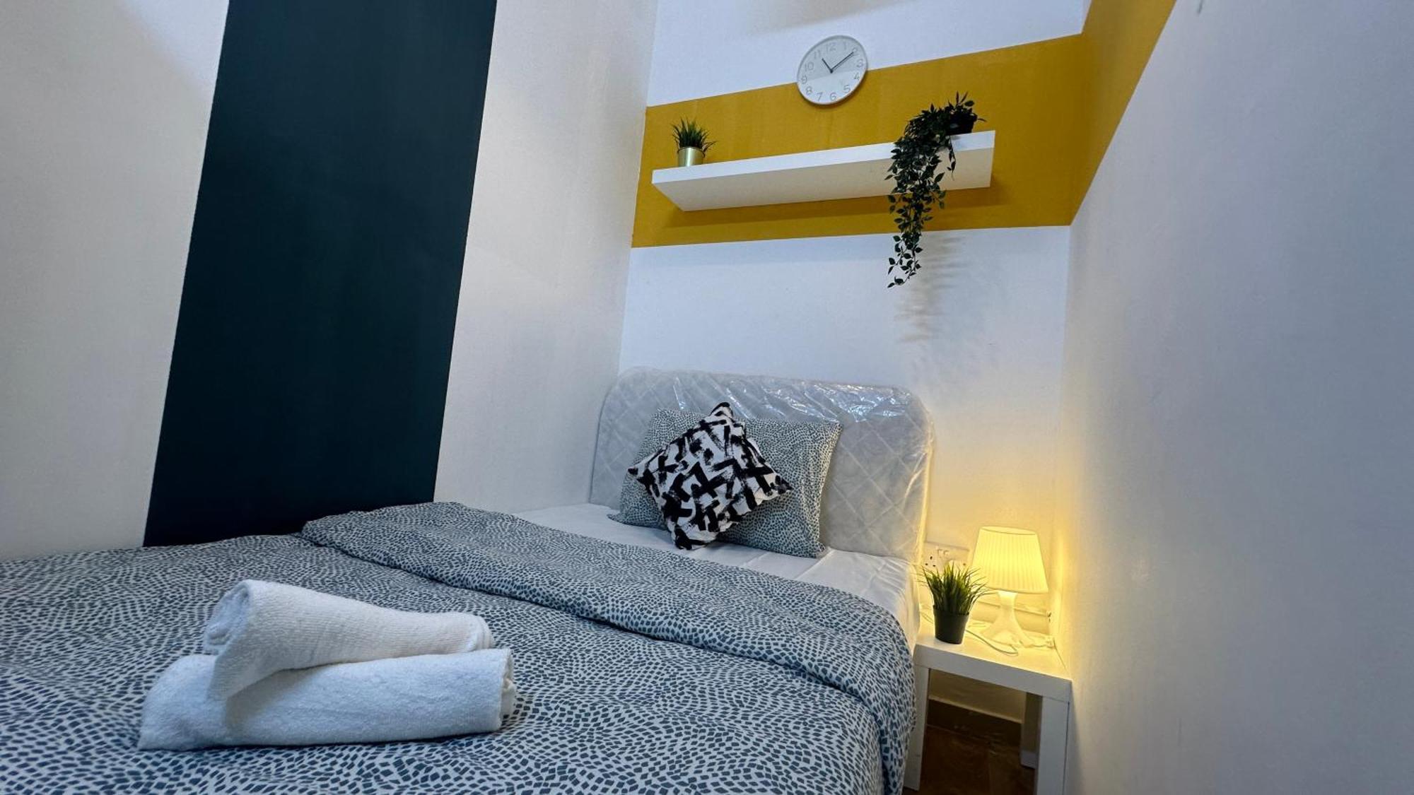 Homestay Blissful Partition In Bur Near Burjuman Metro *