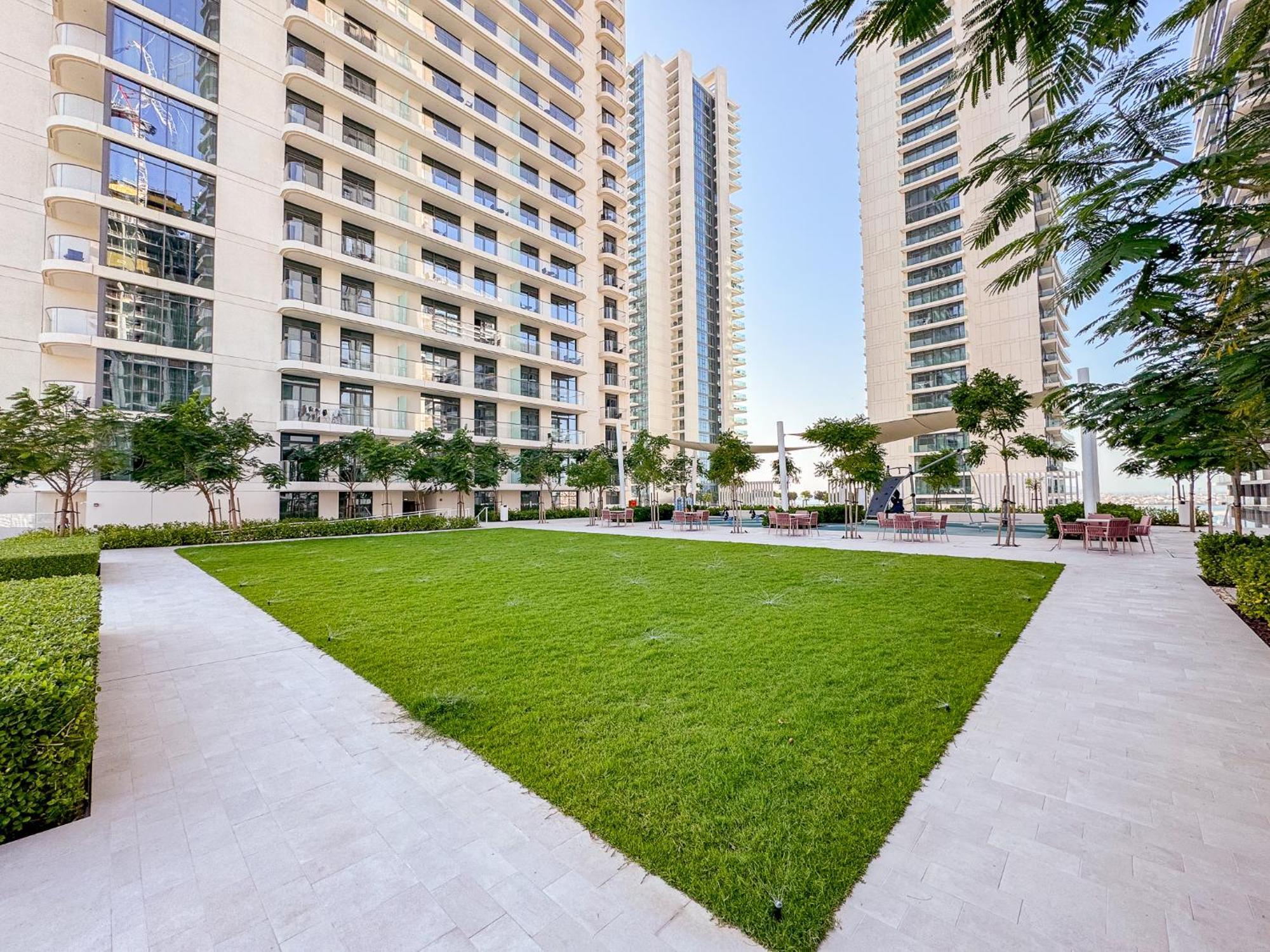 Stunning Chic 2br With Amazing Views Harbour Dubai
