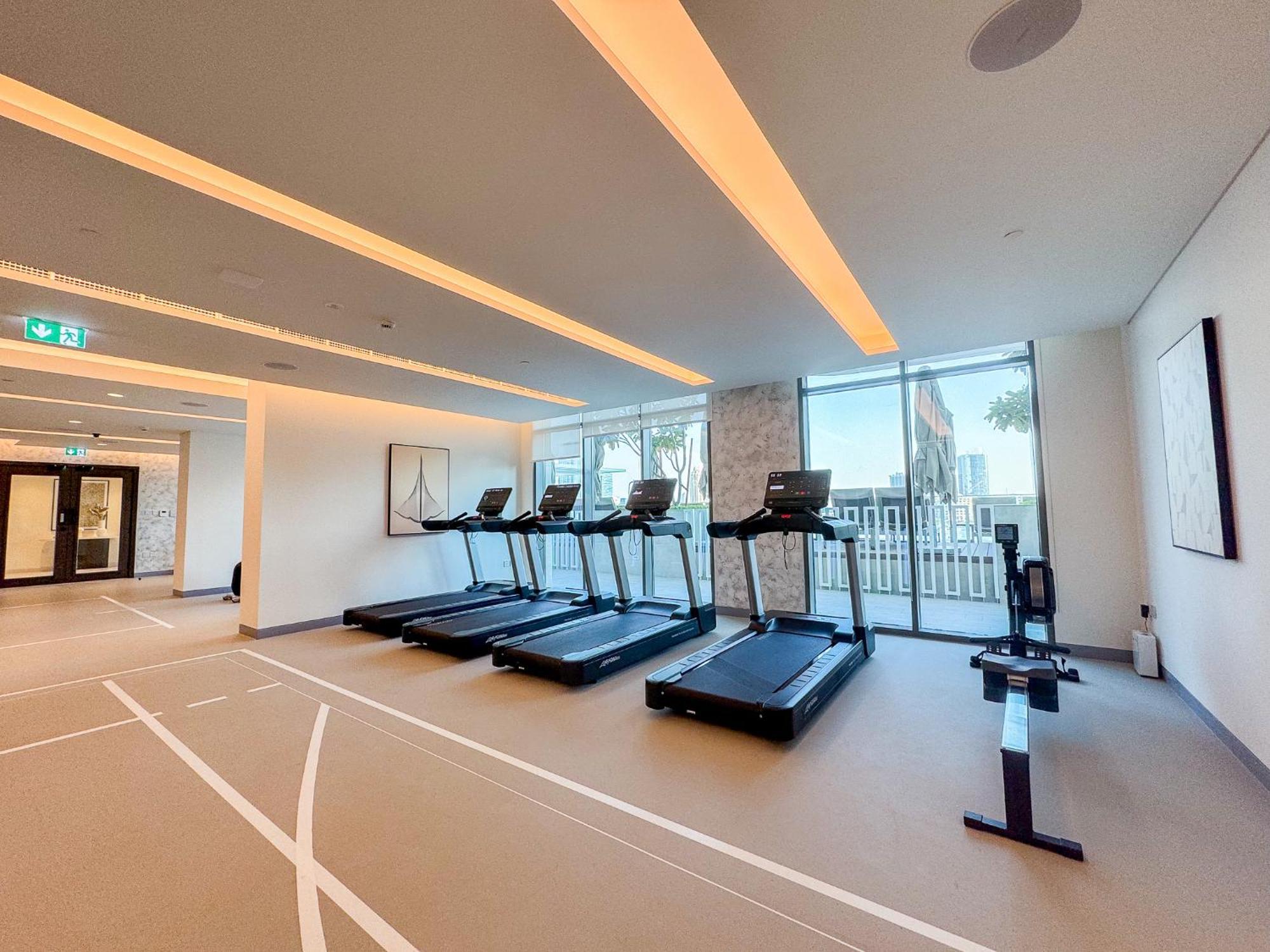 Stunning Chic 2br With Amazing Views Harbour * Dubai