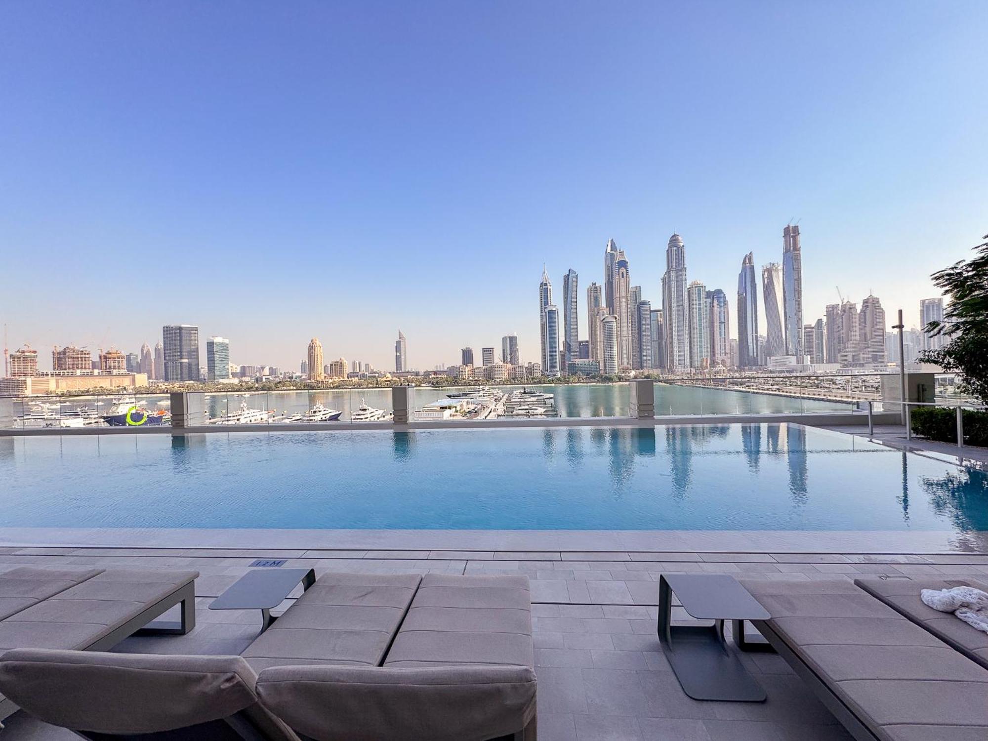 Stunning Chic 2br With Amazing Views Harbour Dubai