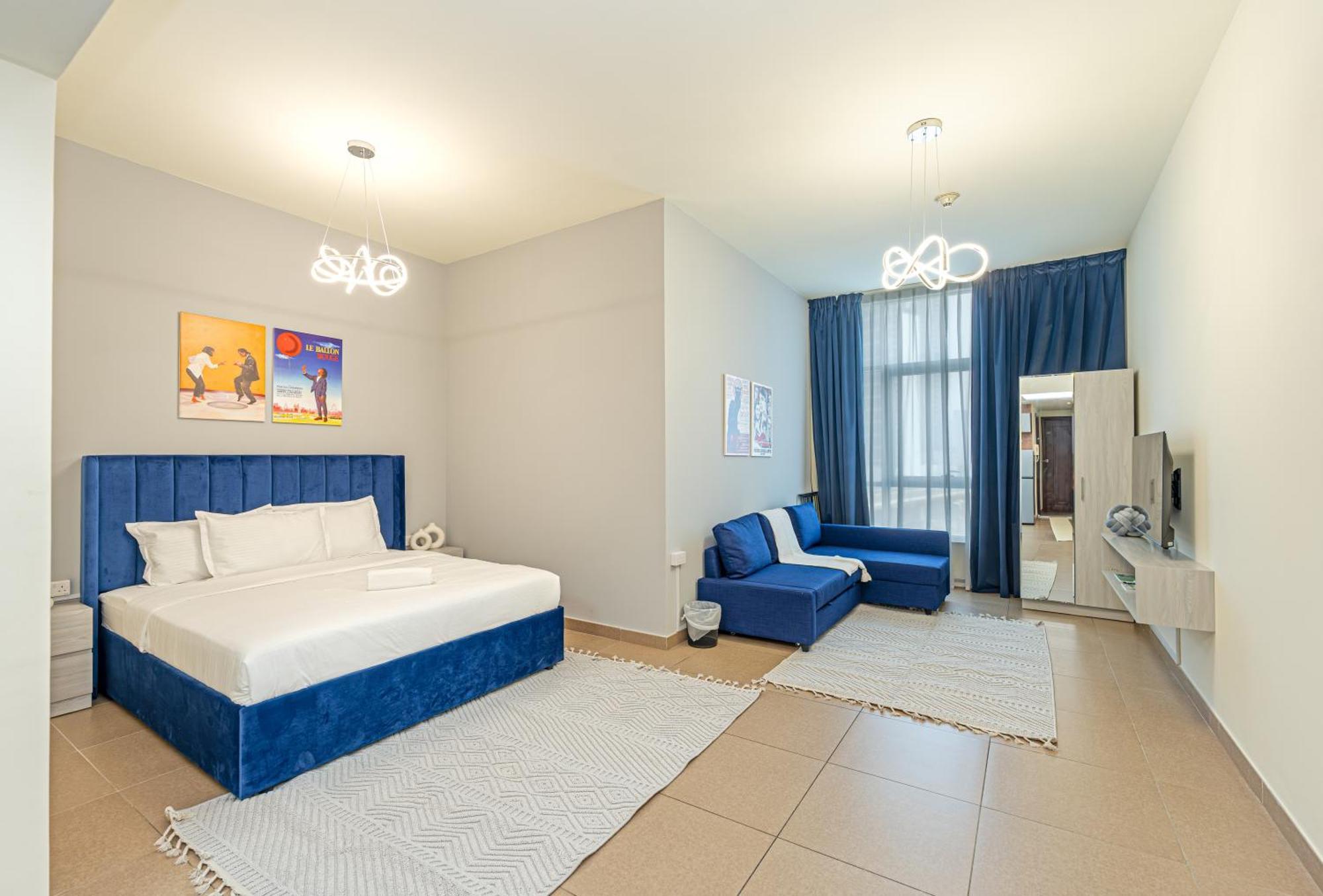Savis Homes Iconic In Prime Location Apartment *
