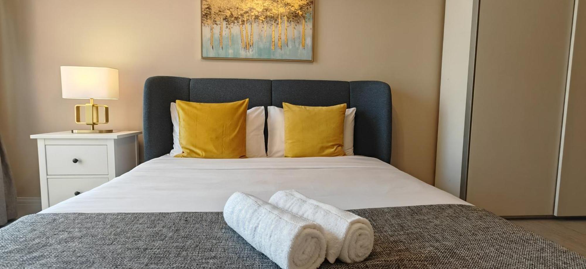 Apartamento Marina View Luxury Condo: Spacious 2bd Steps From Jbr Dubai