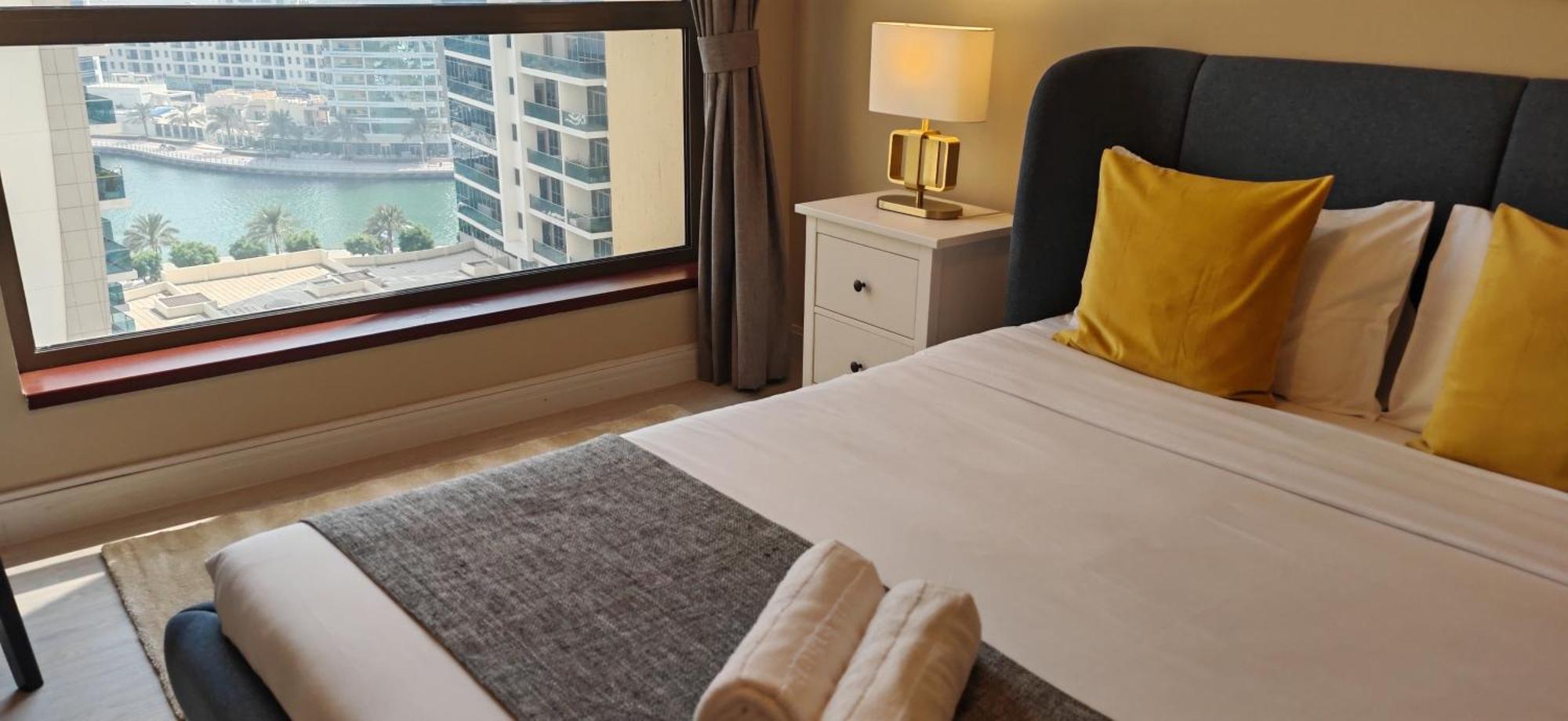 Marina View Luxury Condo: Spacious 2bd Steps From Jbr * Dubai