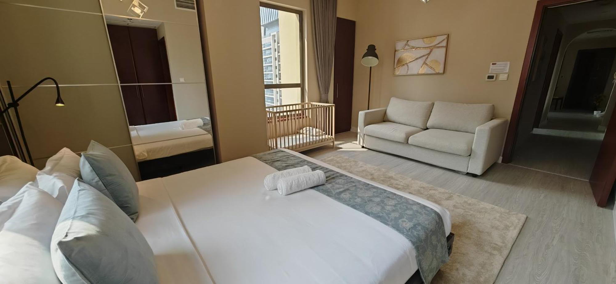 Apartamento Marina View Luxury Condo: Spacious 2bd Steps From Jbr Dubai