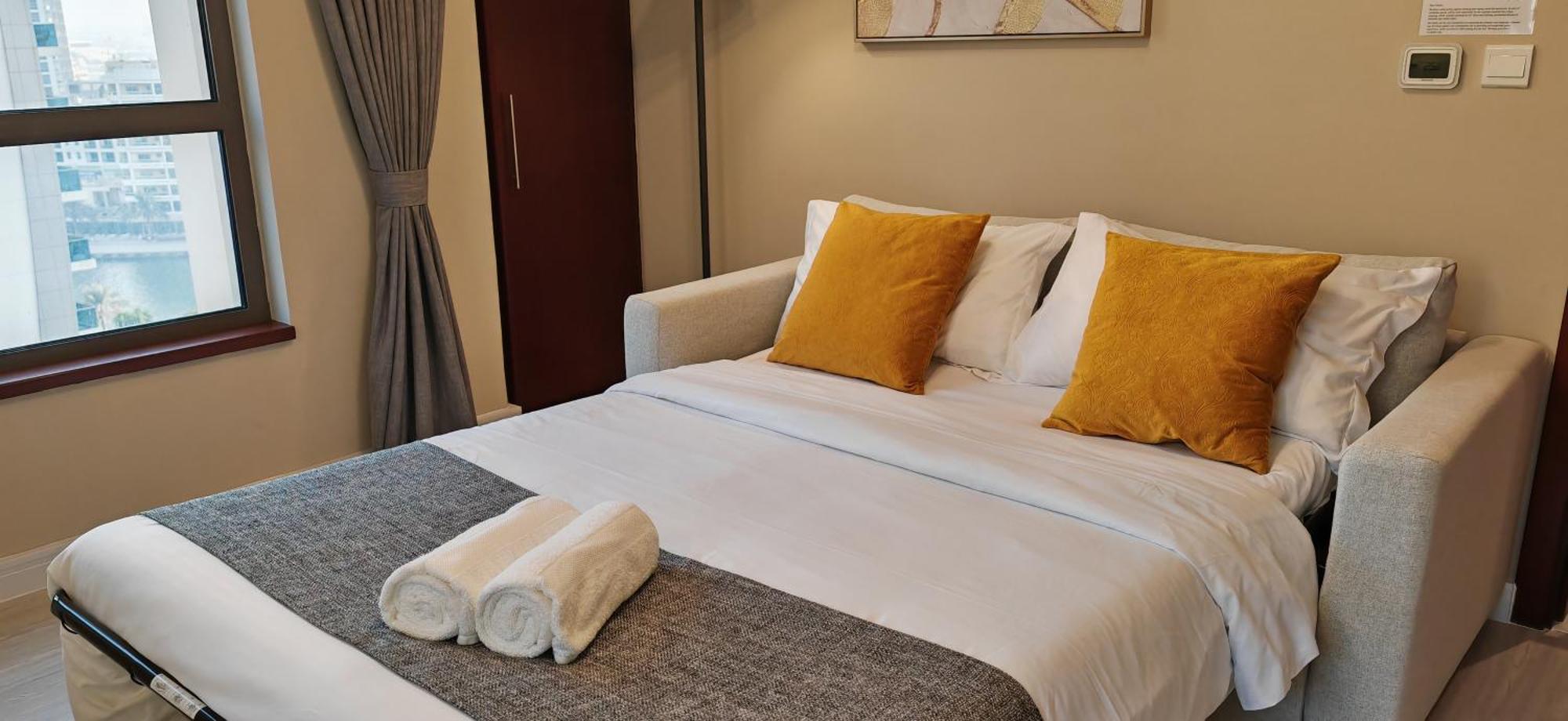 Marina View Luxury Condo: Spacious 2bd Steps From Jbr * Dubai