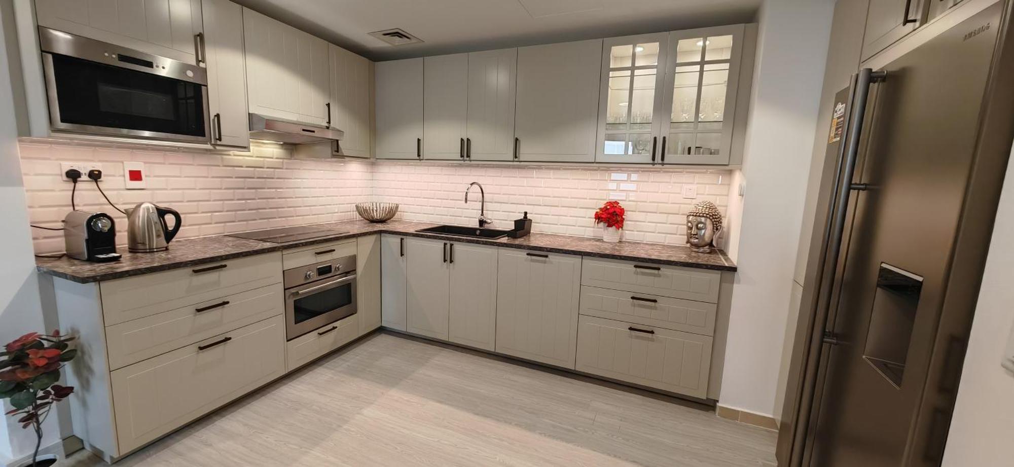 Marina View Luxury Condo: Spacious 2bd Steps From Jbr Apartamento *