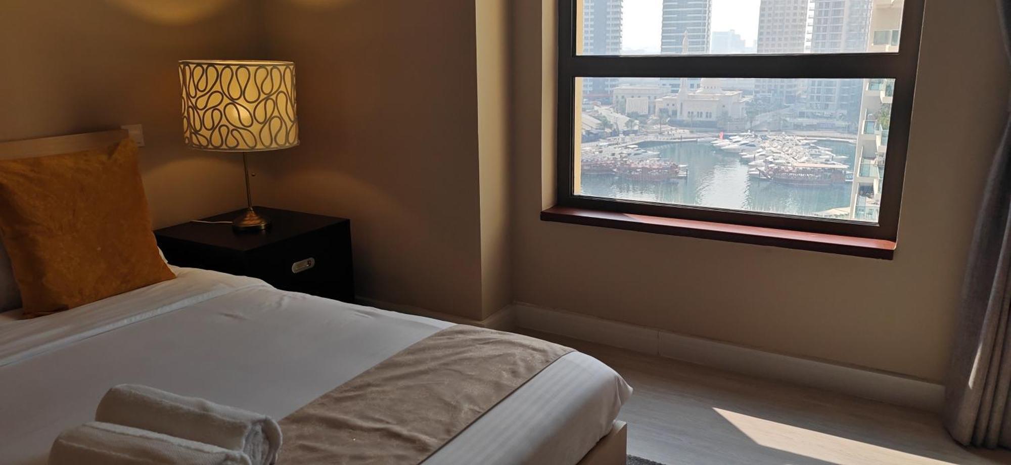 Apartamento Marina View Luxury Condo: Spacious 2bd Steps From Jbr *