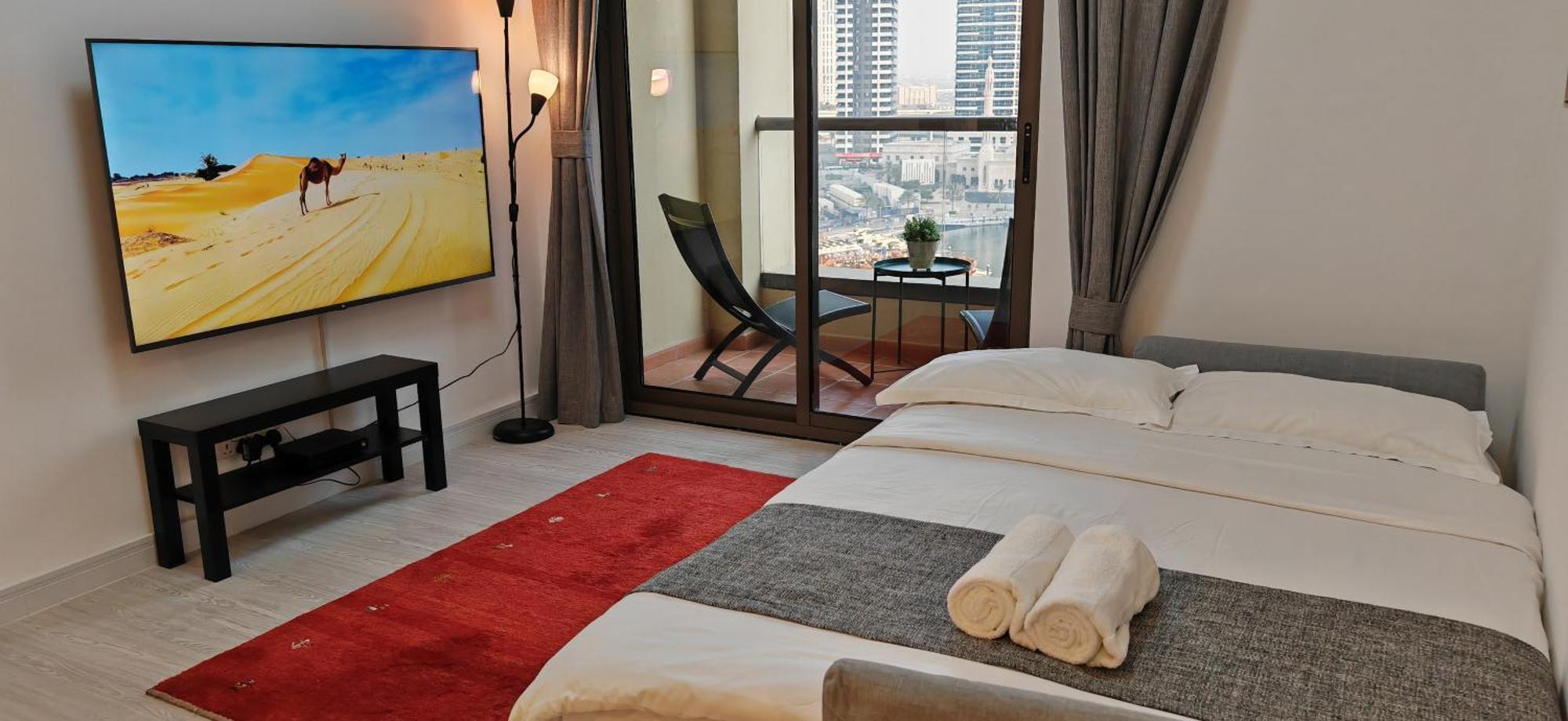 Apartamento Marina View Luxury Condo: Spacious 2bd Steps From Jbr Dubai