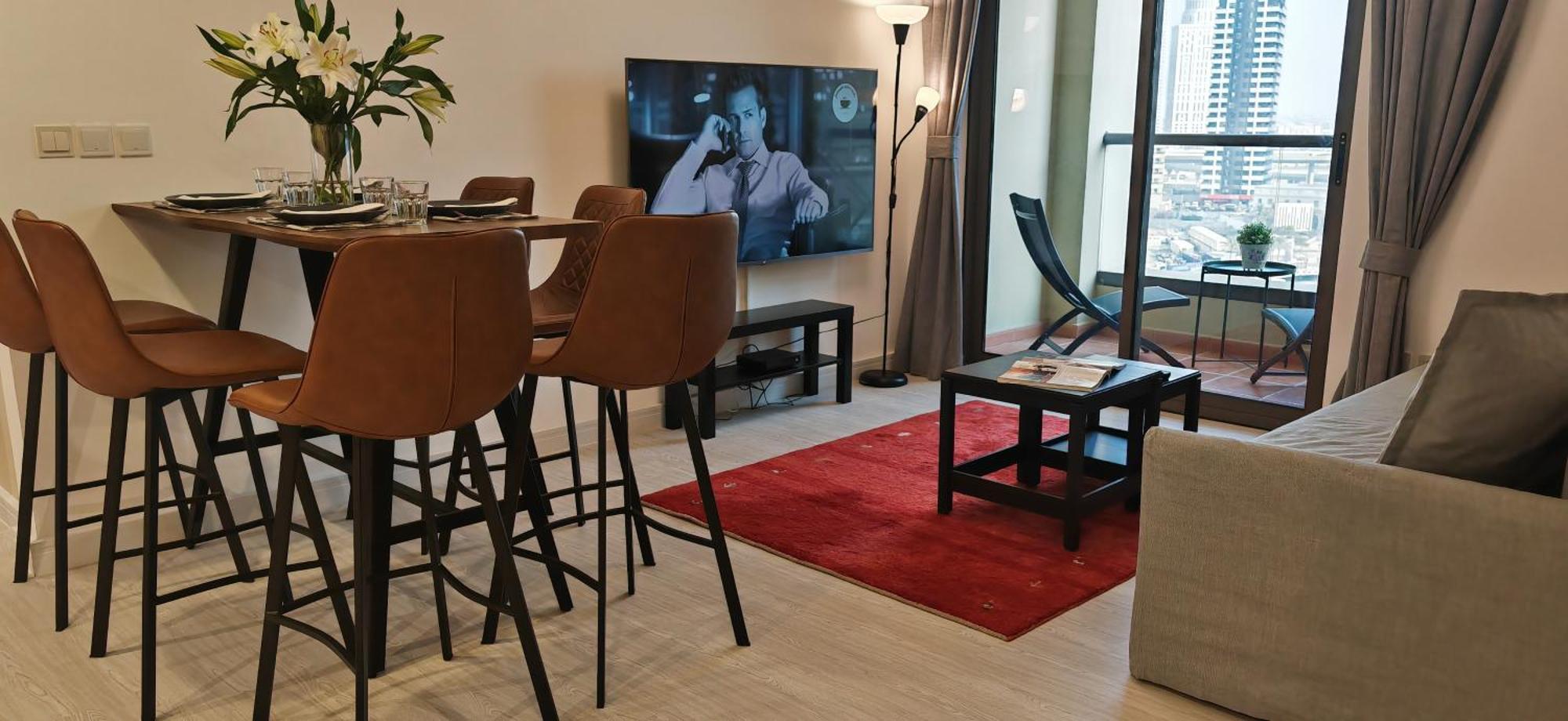 Marina View Luxury Condo: Spacious 2bd Steps From Jbr * Dubai
