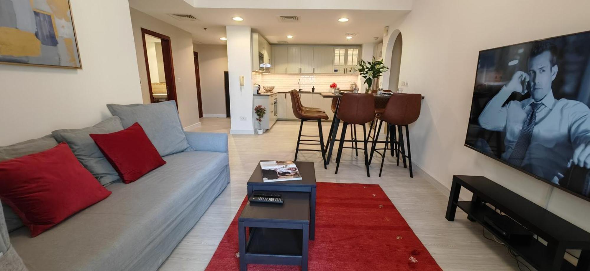 Marina View Luxury Condo: Spacious 2bd Steps From Jbr