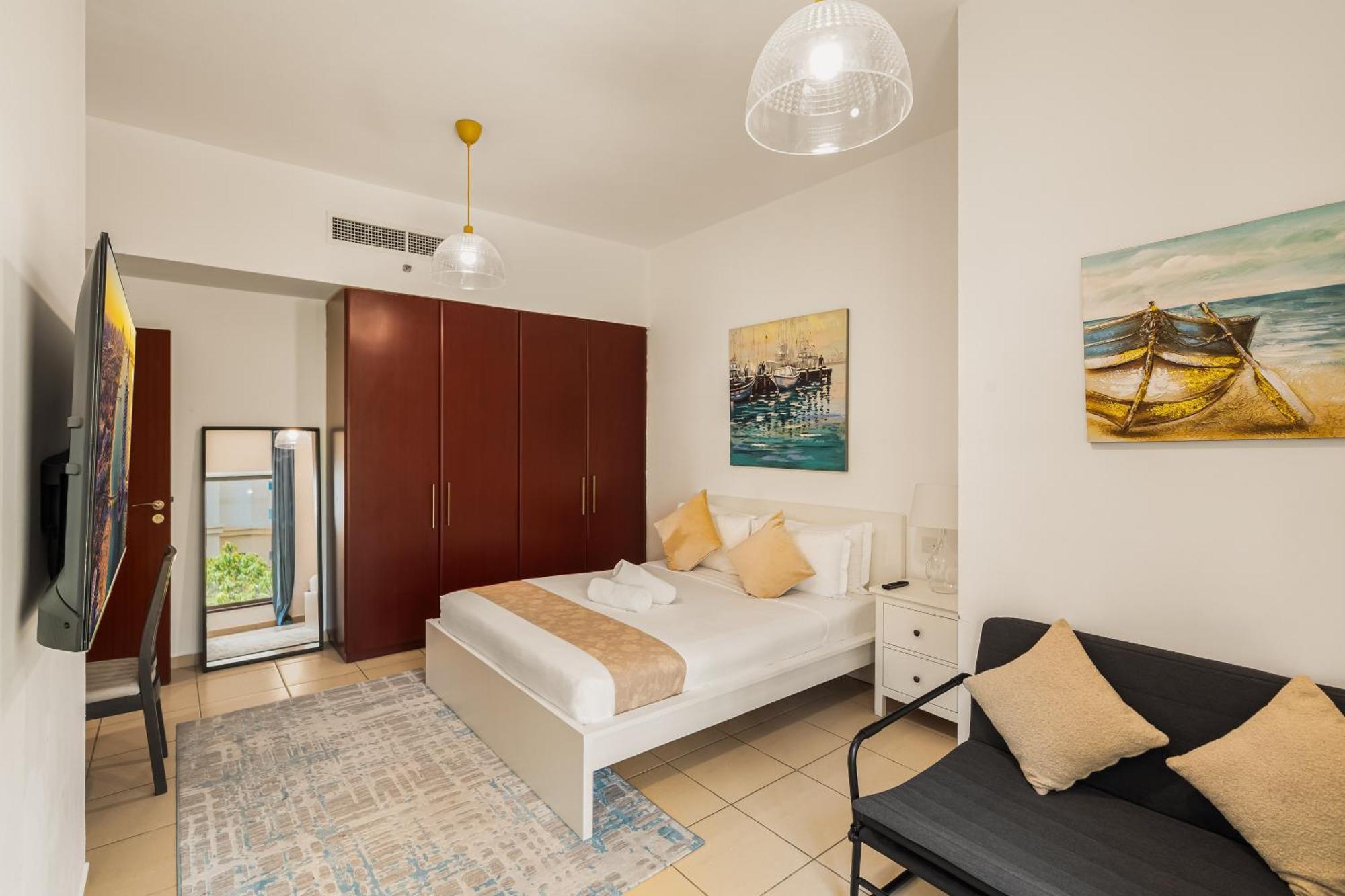 Apartment Beautiful 2br & 4br On Jbr Beach, Walking Distance To Bluewaters Island - By Sunkissed Homes *